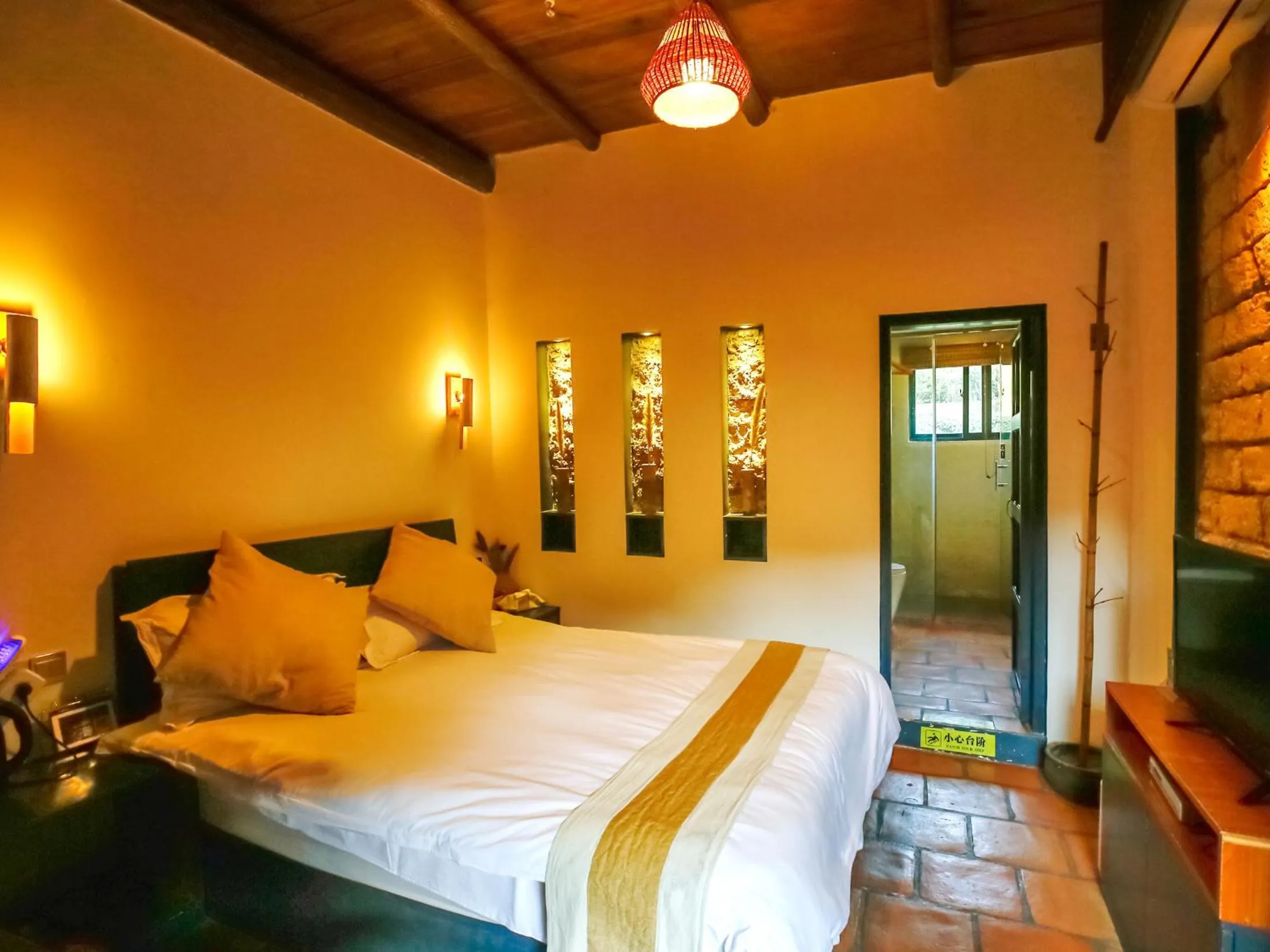 Bedroom, Bed in Tulou Herongzhuang Inn