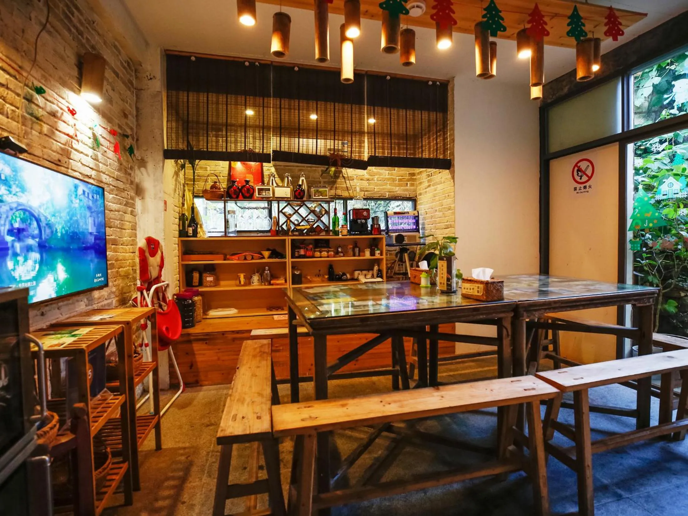 Restaurant/places to eat in Tulou Herongzhuang Inn