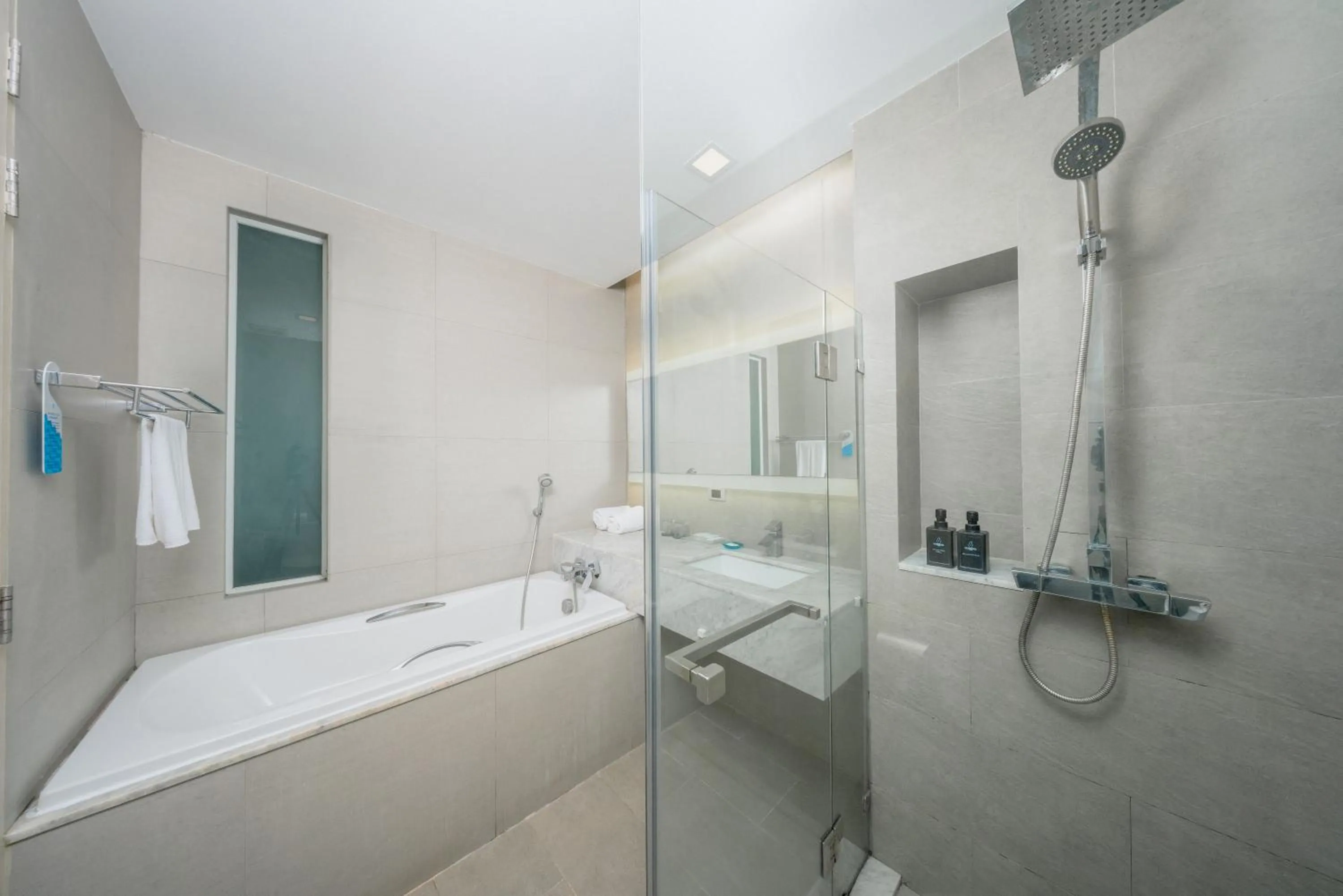 Shower in BlueSotel Krabi AoNang Beach