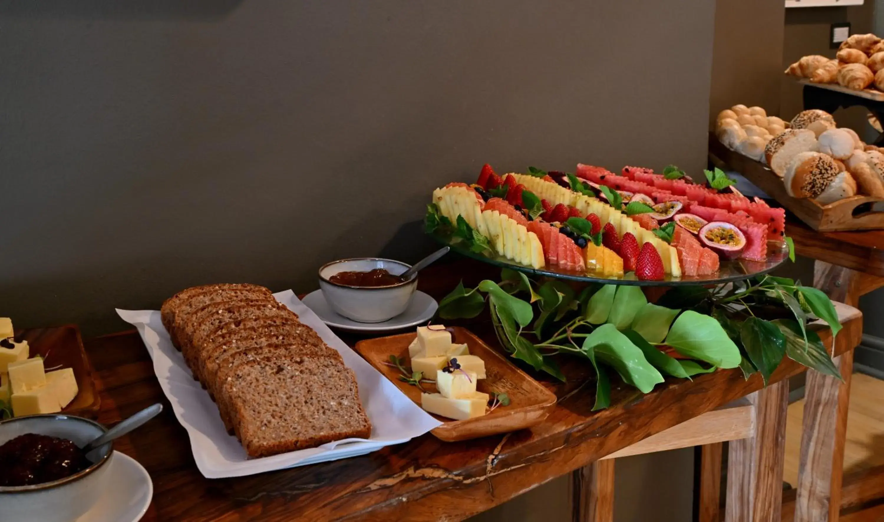 Breakfast in Mimosa Lodge Breakfast in Mimosa Lodge