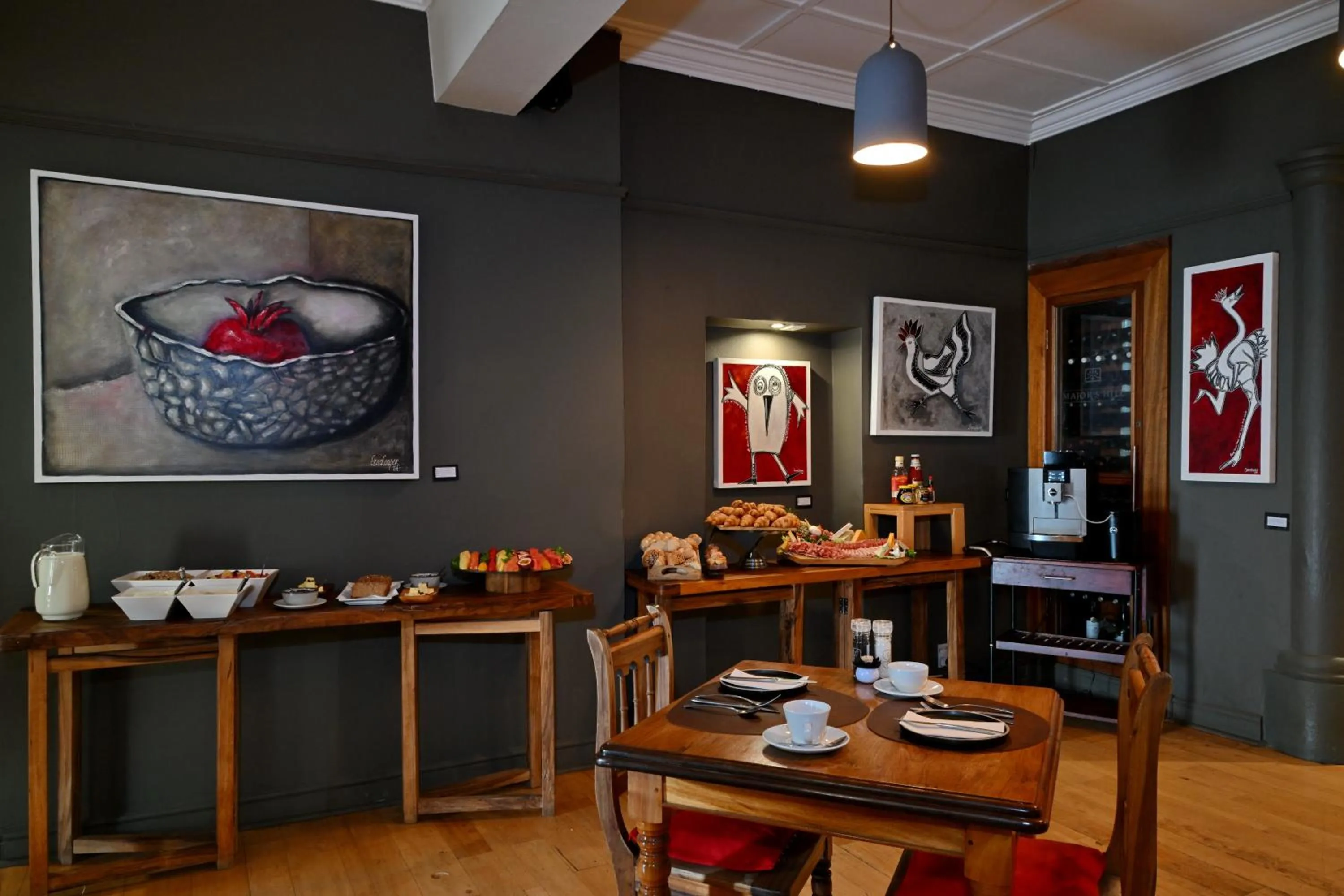 Breakfast in Mimosa Lodge