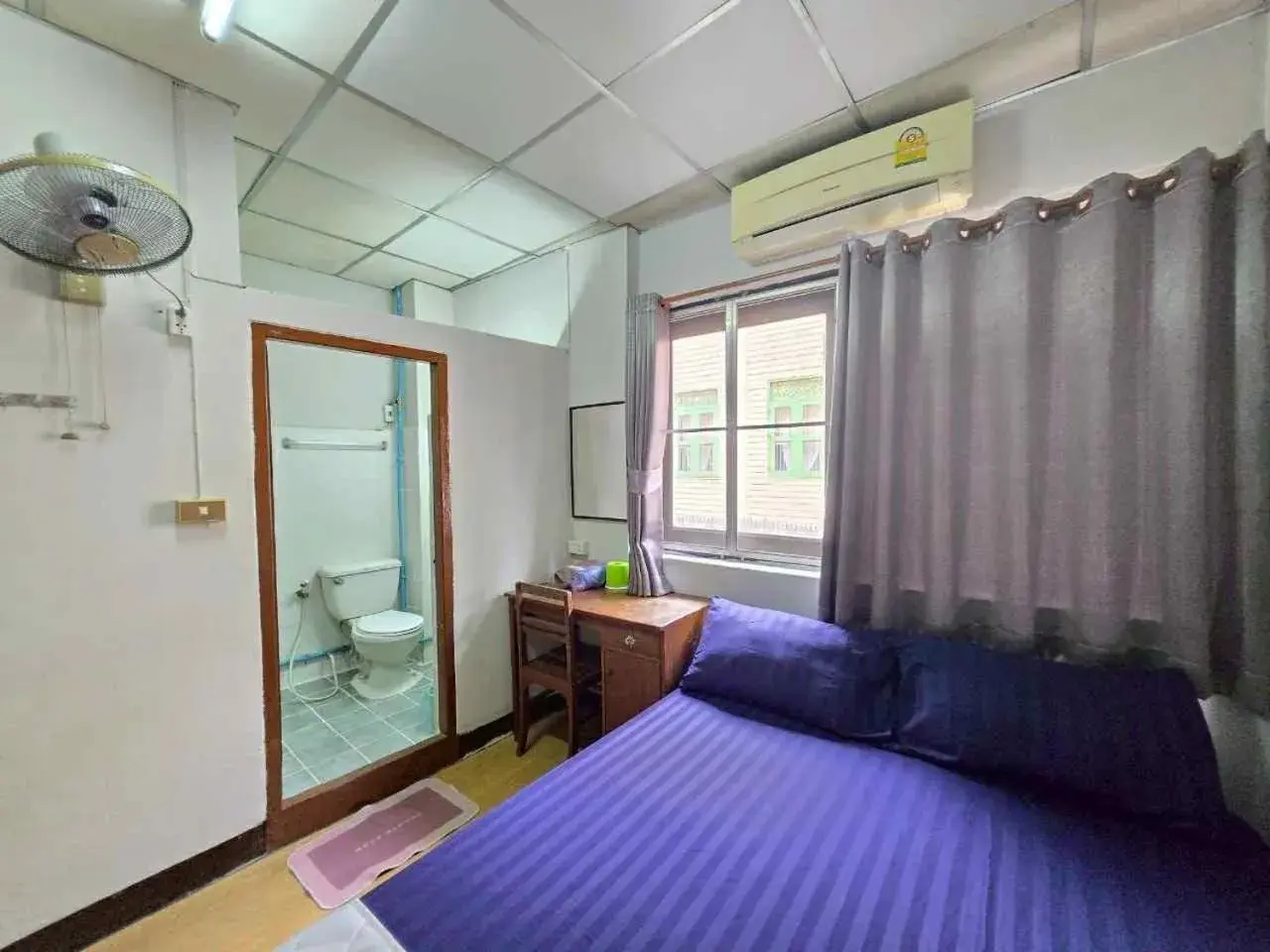 air conditioner, Bed in Tapae Inn air conditioner, Bed in Tapae Inn