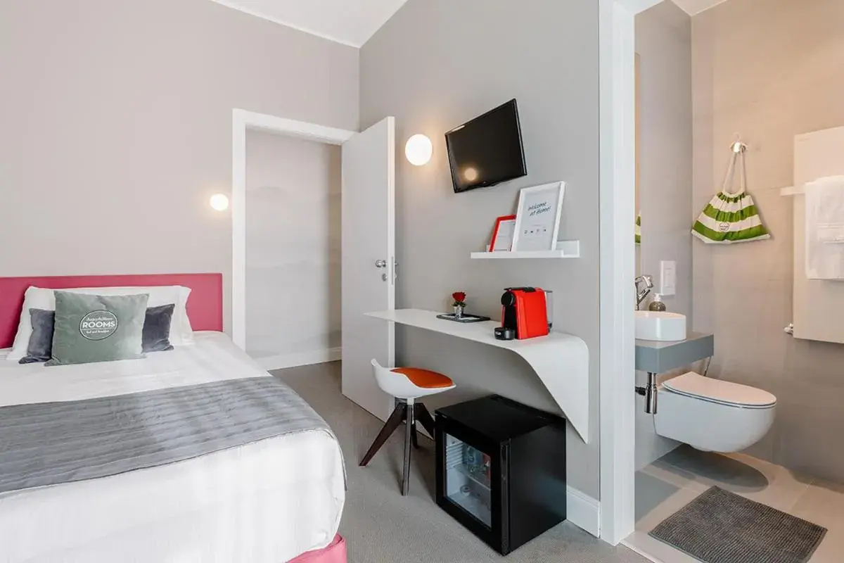 Single Room with Private Bathroom in Anjoy&Bleev Rooms Single Room with Private Bathroom in Anjoy&Bleev Rooms