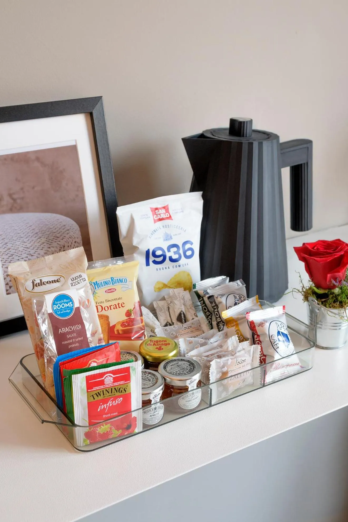 Coffee/tea facilities in Anjoy&Bleev Rooms