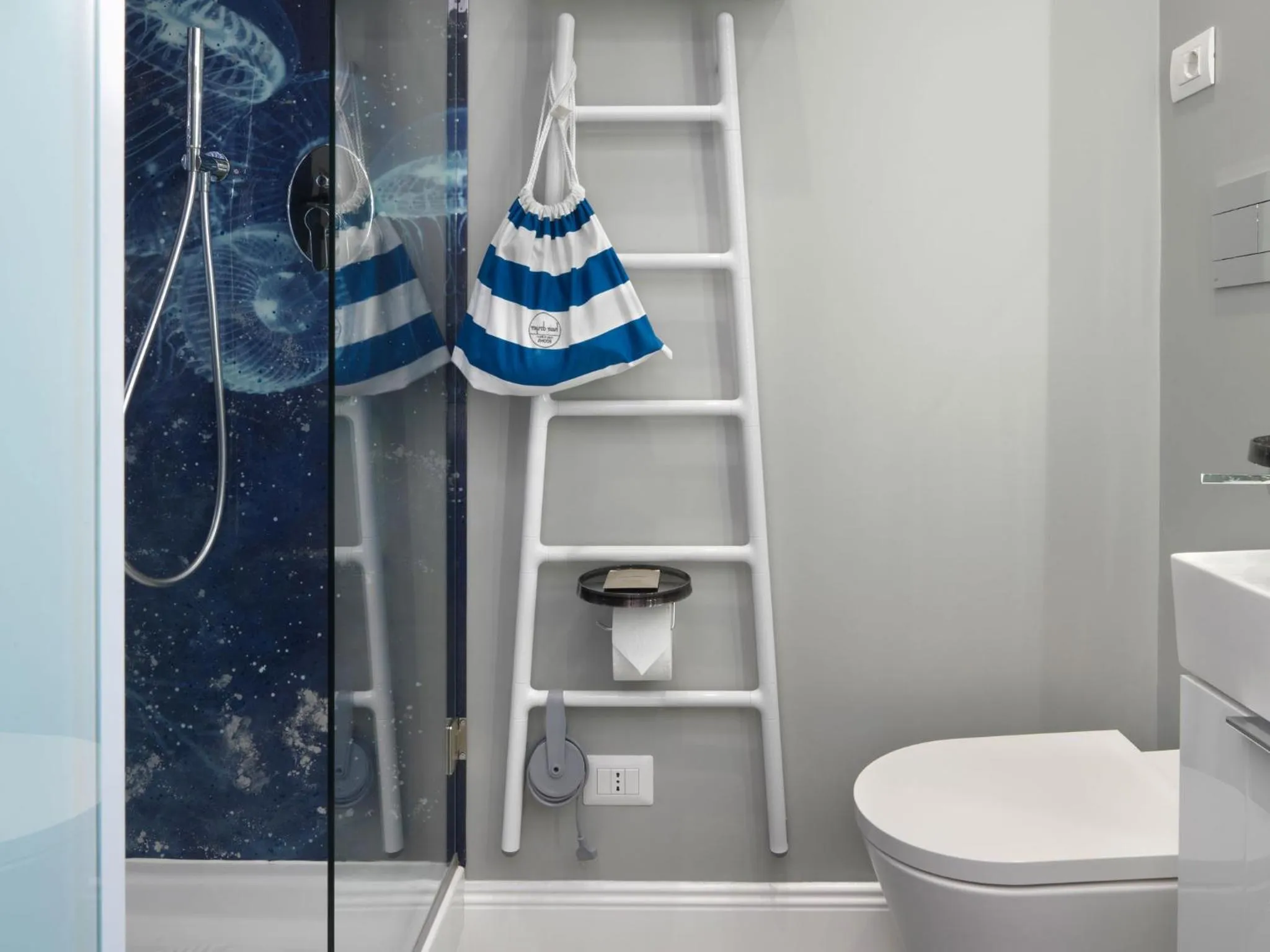 Toilet in Anjoy&Bleev Rooms