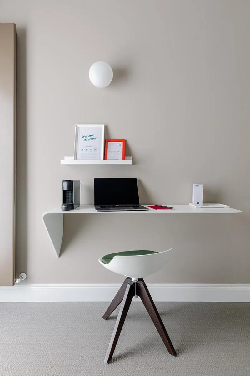 hair dresser in Anjoy&Bleev Rooms