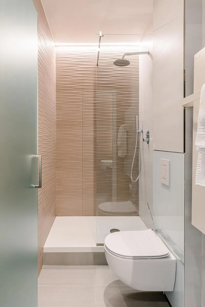 Shower in Anjoy&Bleev Rooms