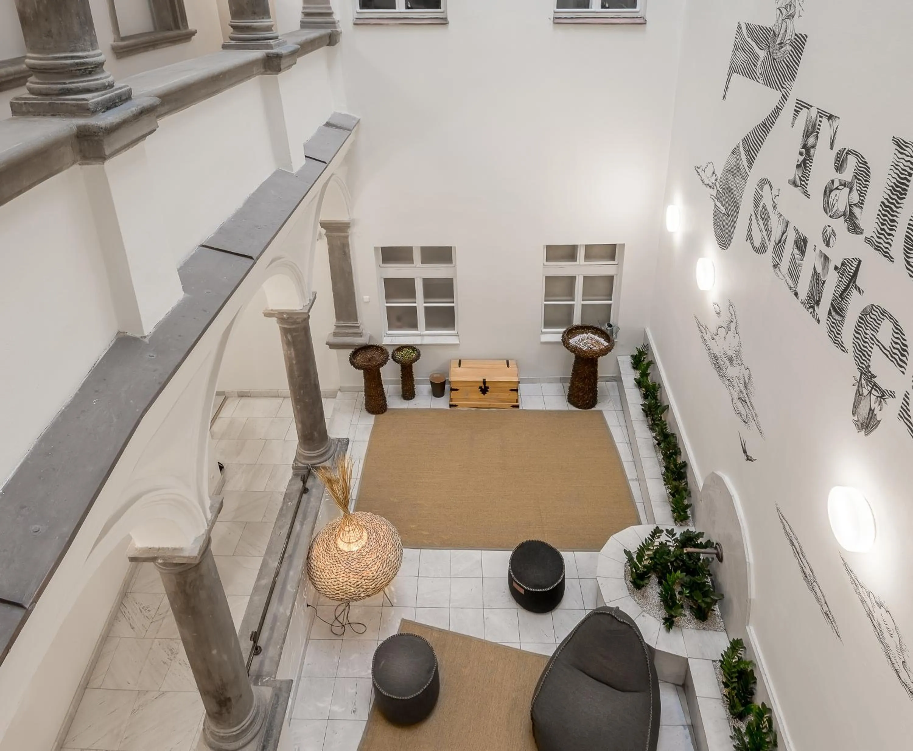 Lobby or reception in 7 Tales Apartments by Adrez