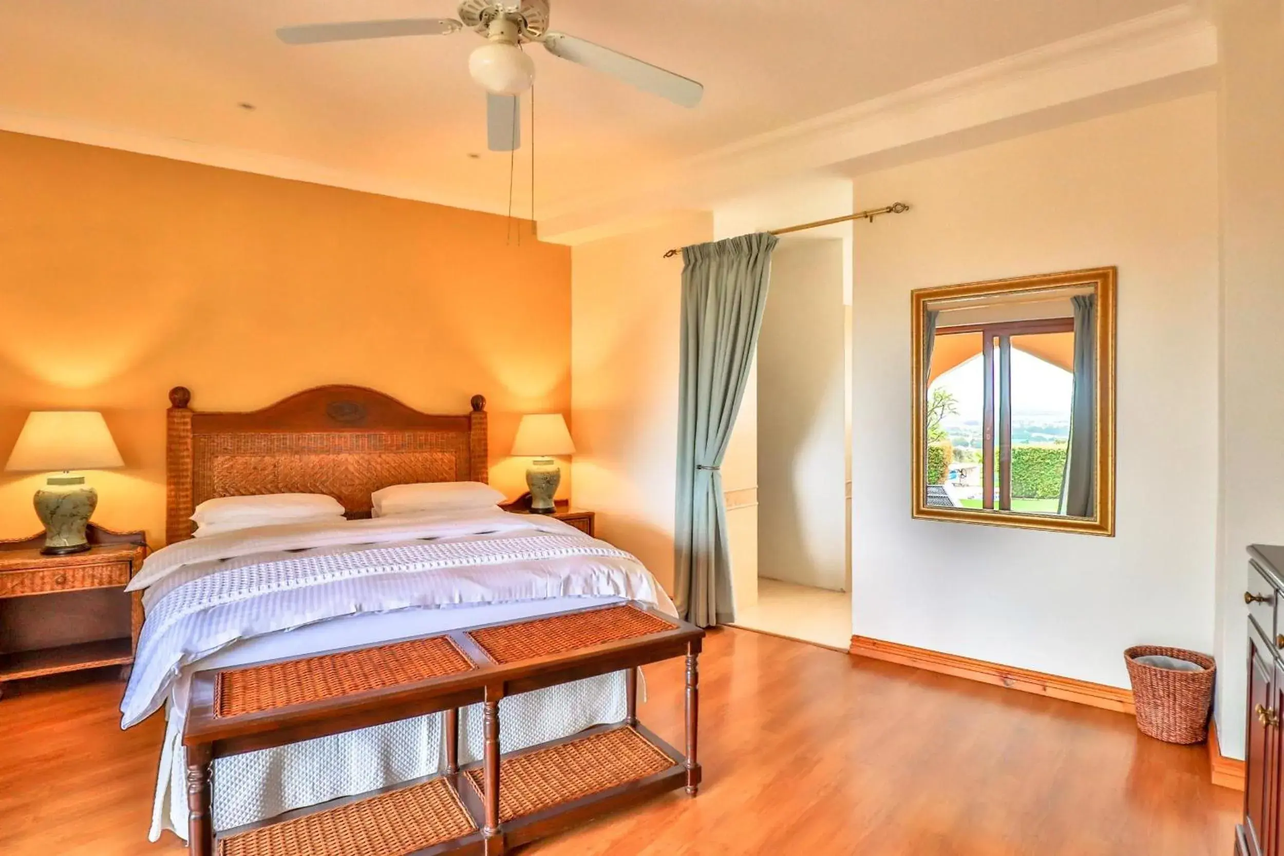 Luxury Double Room - single occupancy in Apricot Gardens Guesthouse Luxury Double Room - single occupancy in Apricot Gardens Guesthouse