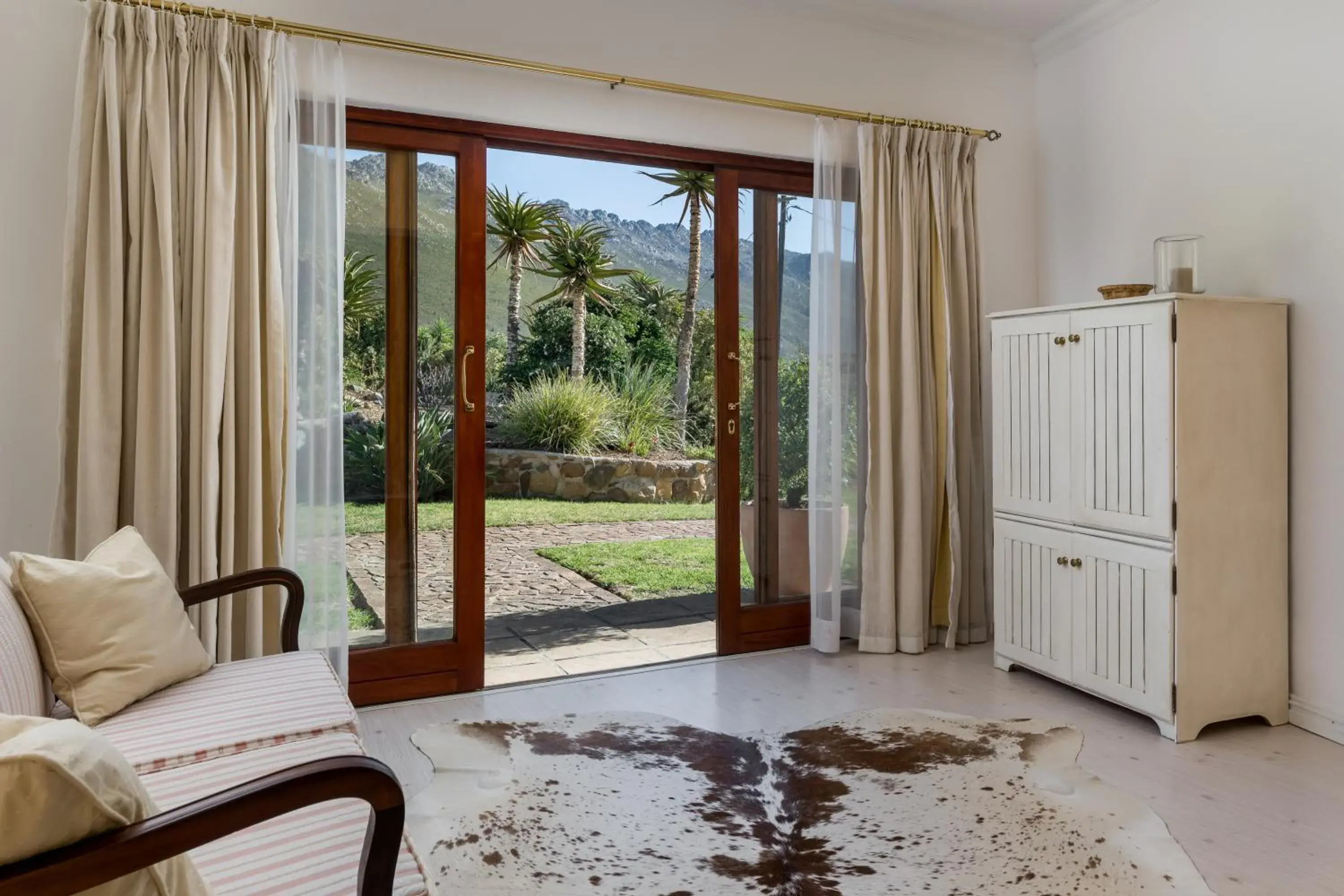 Deluxe Double or Twin Room with Mountain View - single occupancy in Apricot Gardens Guesthouse Deluxe Double or Twin Room with Mountain View - single occupancy in Apricot Gardens Guesthouse