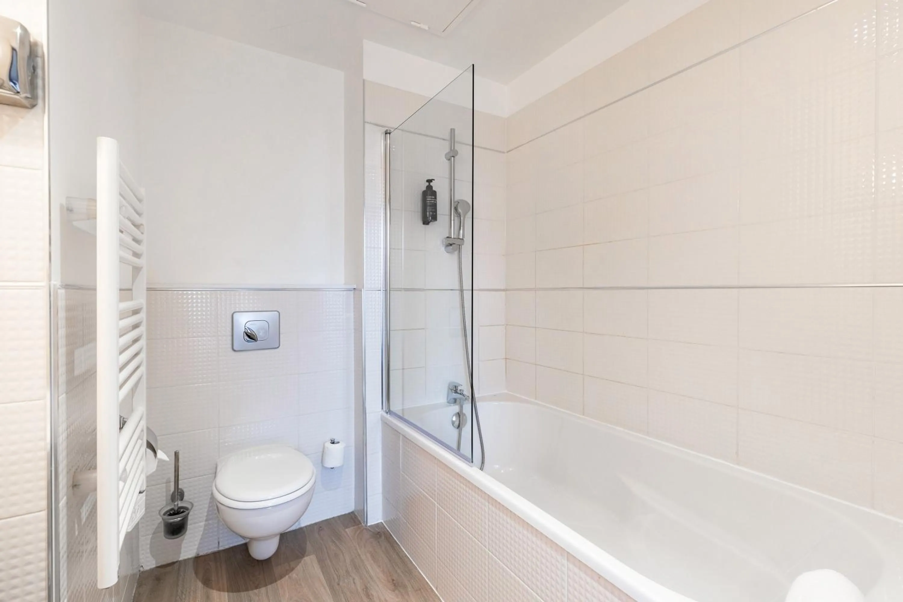 Shower in Appart'City Collection Nîmes Arènes