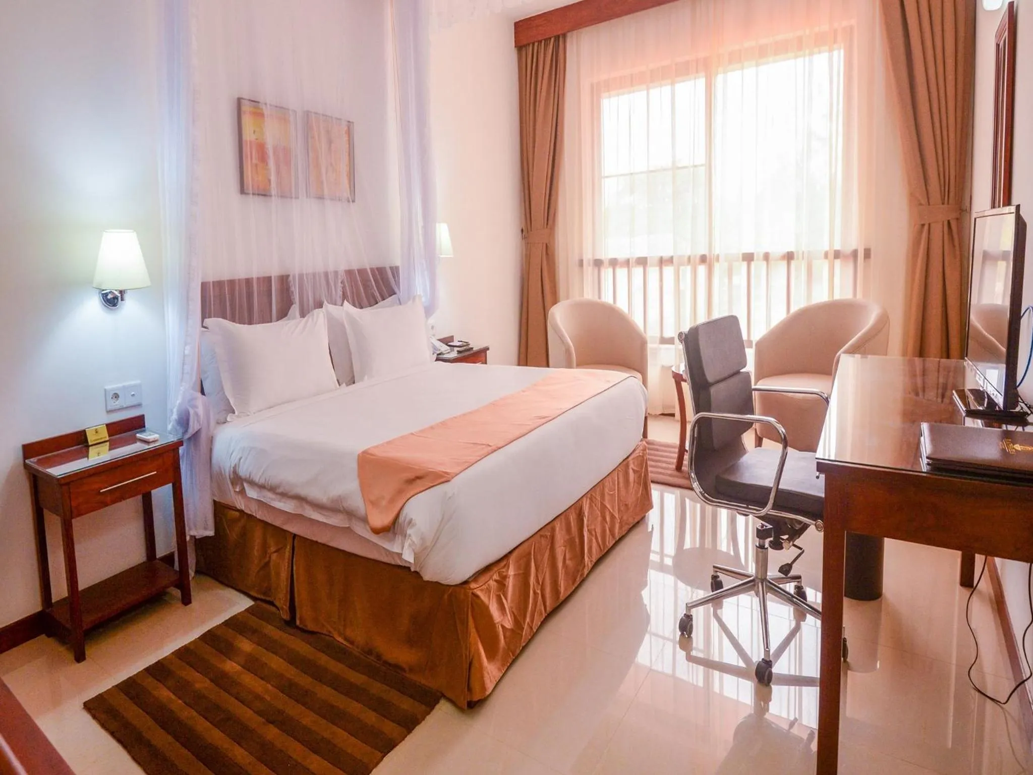 Bedroom, Bed in Raphael's Hotel