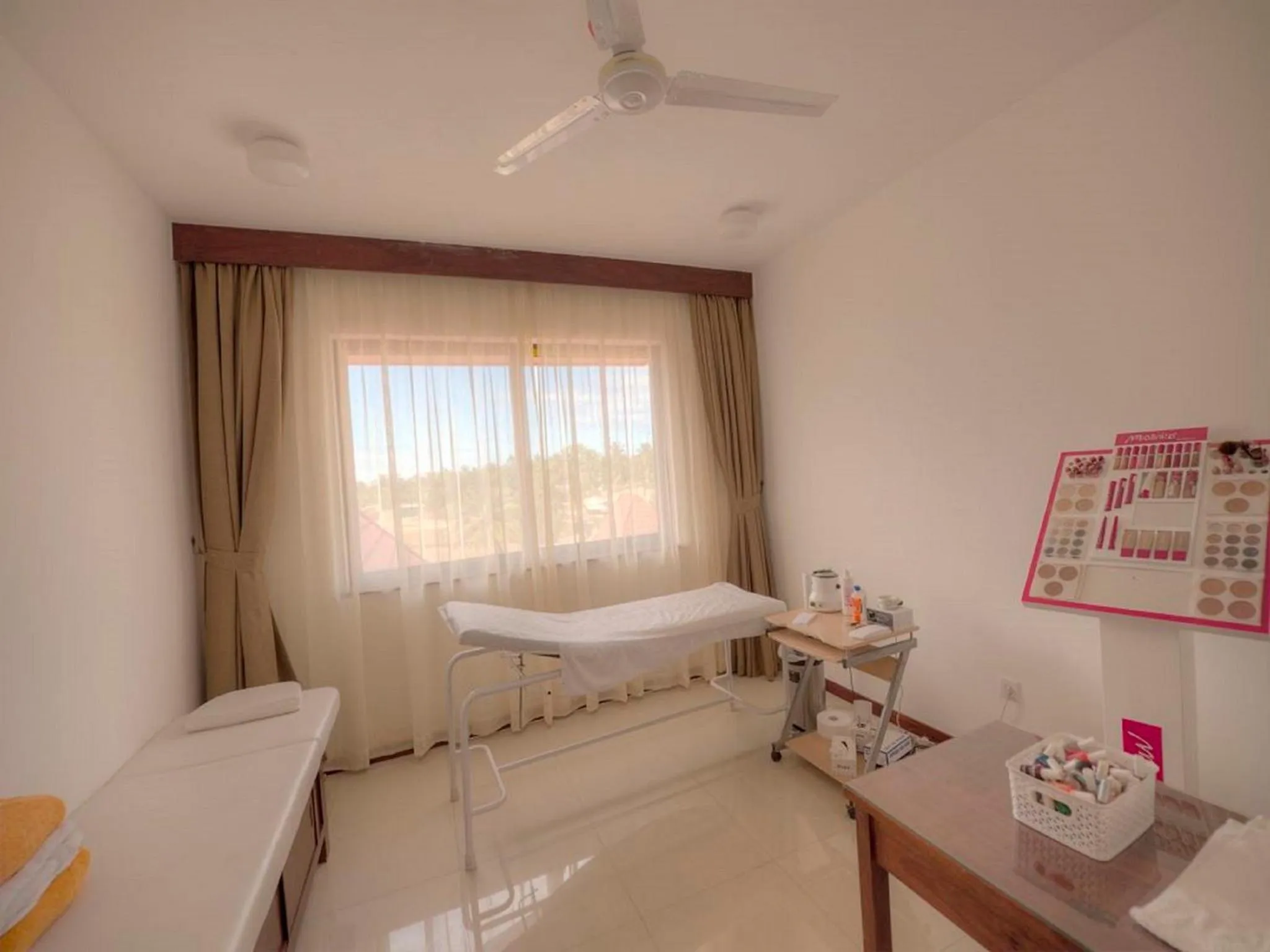 Spa and wellness centre/facilities, Bed in Raphael's Hotel