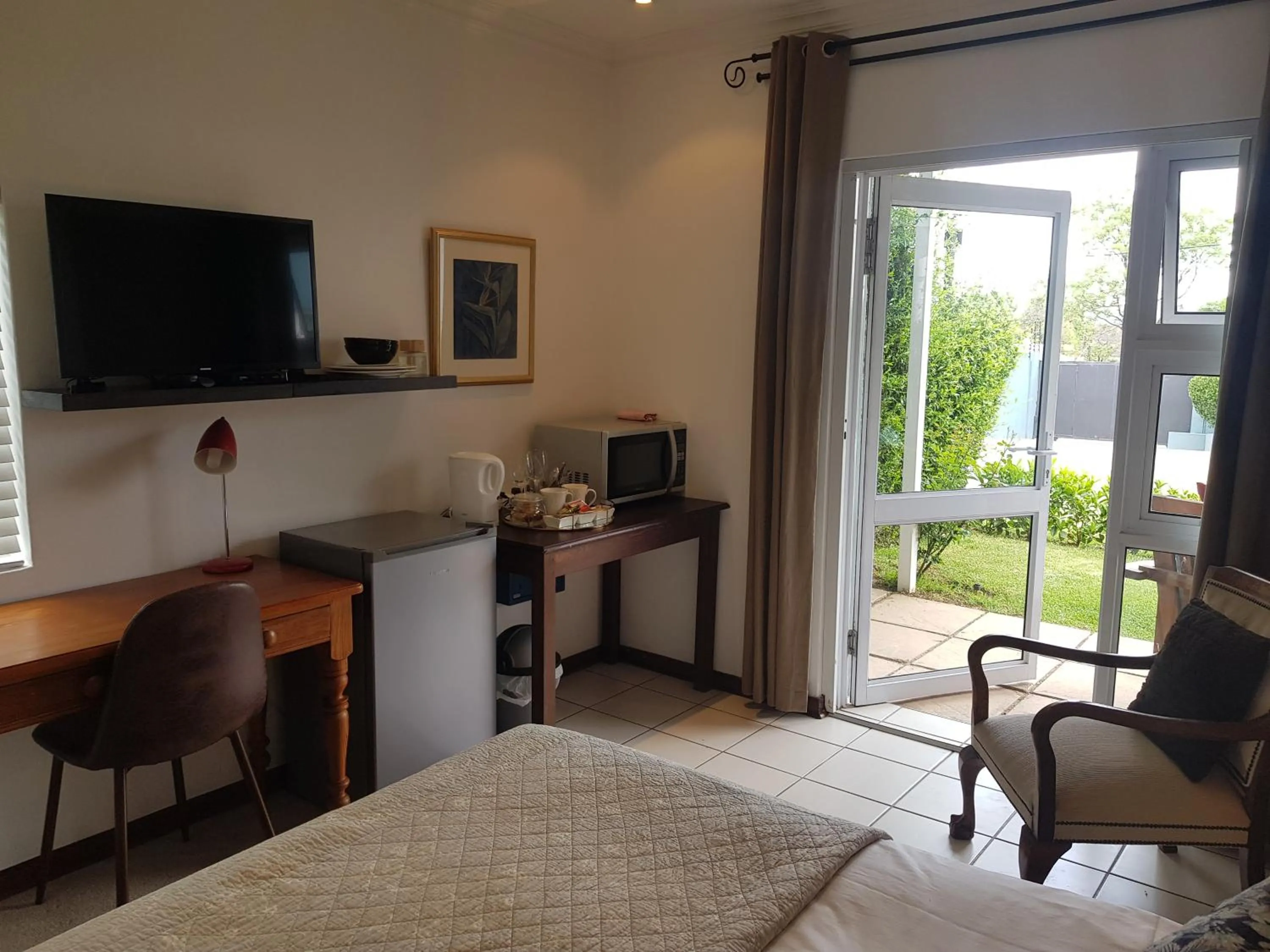 TV and multimedia in B&B on Buckingham Guest House