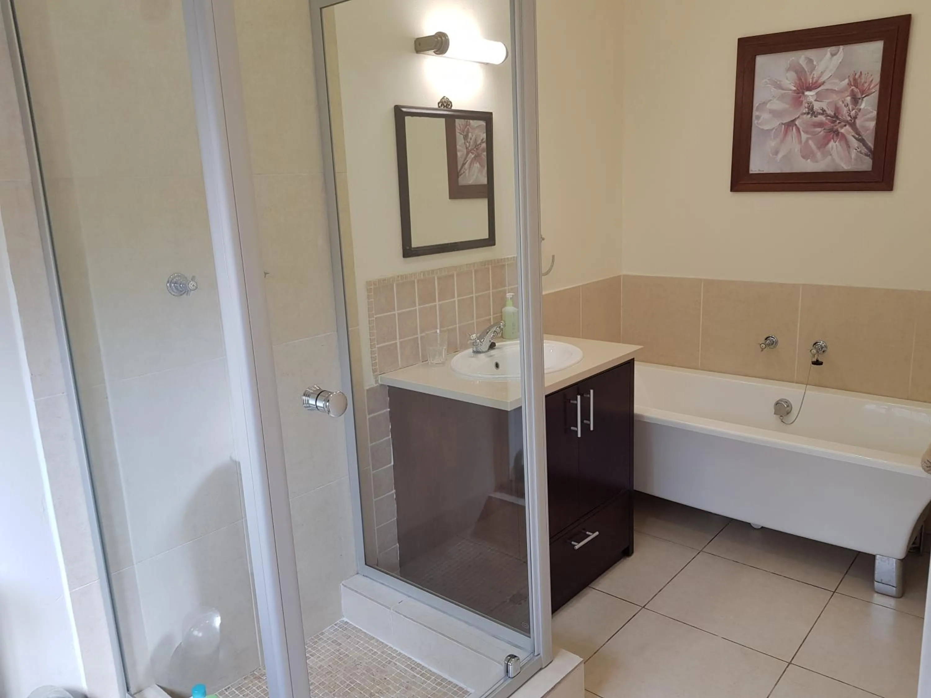 Bathroom in B&B on Buckingham Guest House