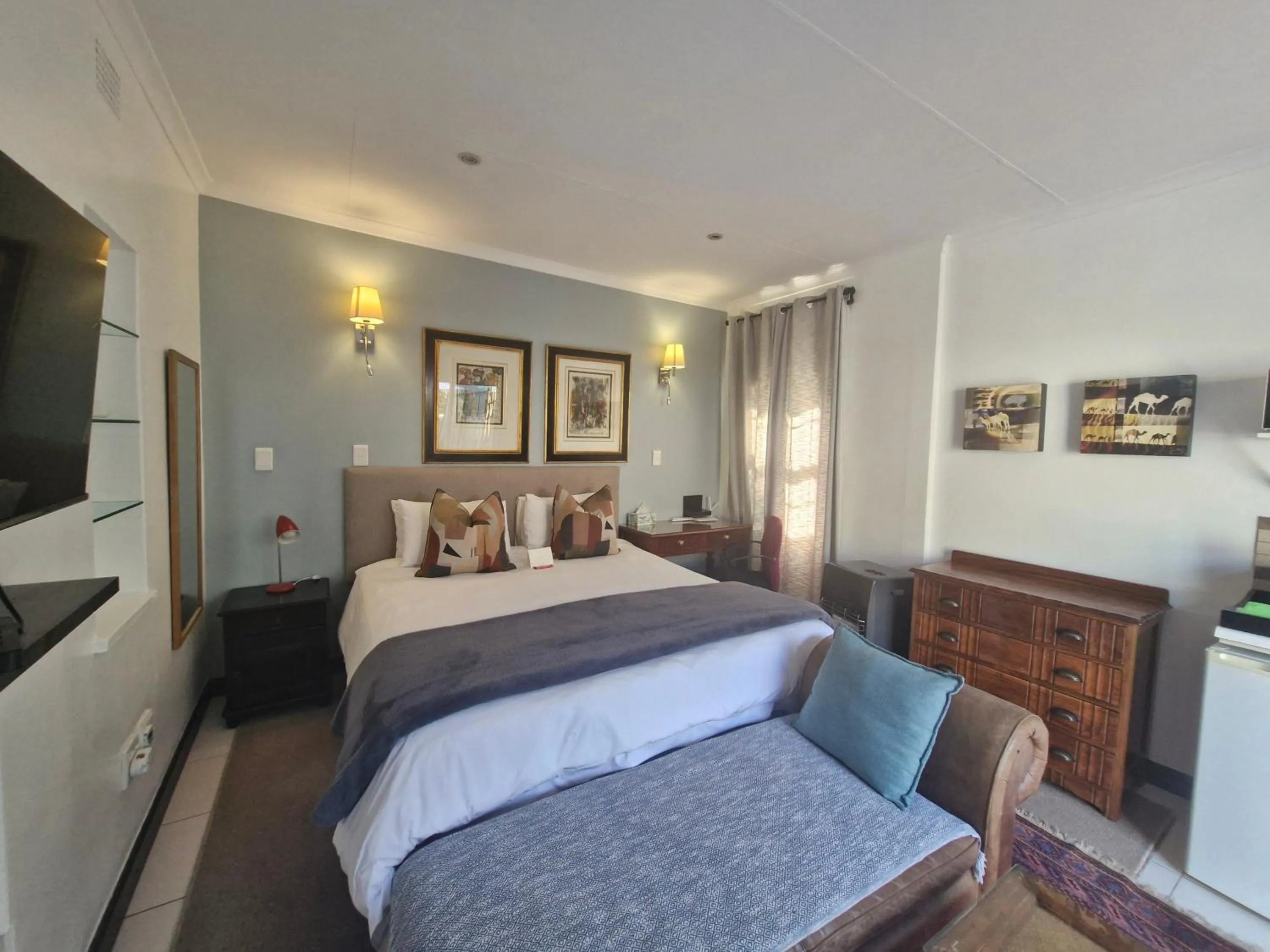 Bedroom, Bed in B&B on Buckingham Guest House