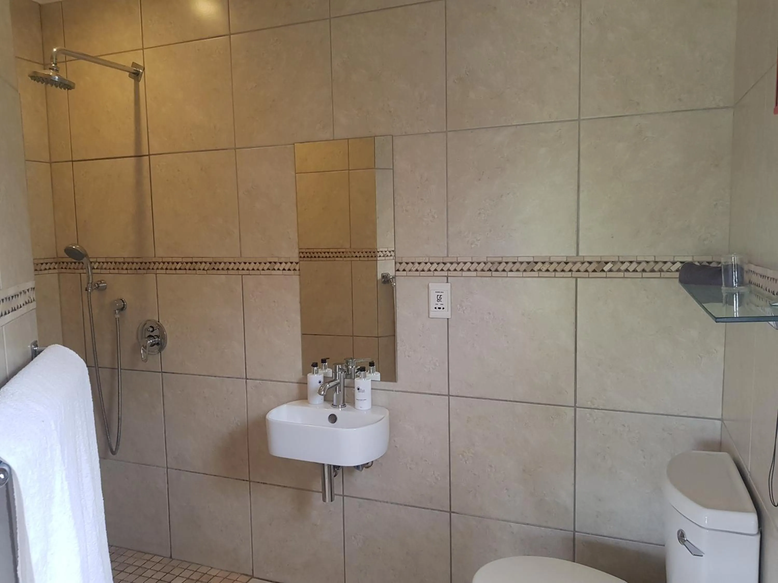 Bathroom in B&B on Buckingham Guest House