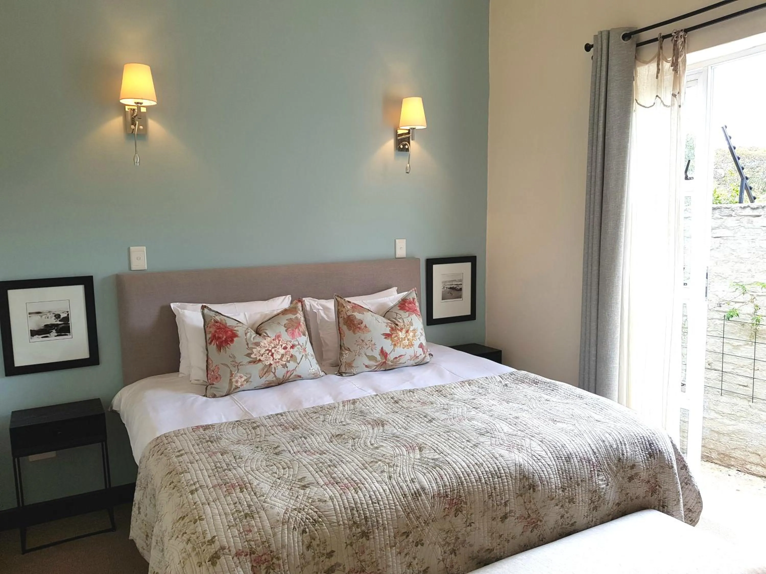 Bedroom, Bed in B&B on Buckingham Guest House