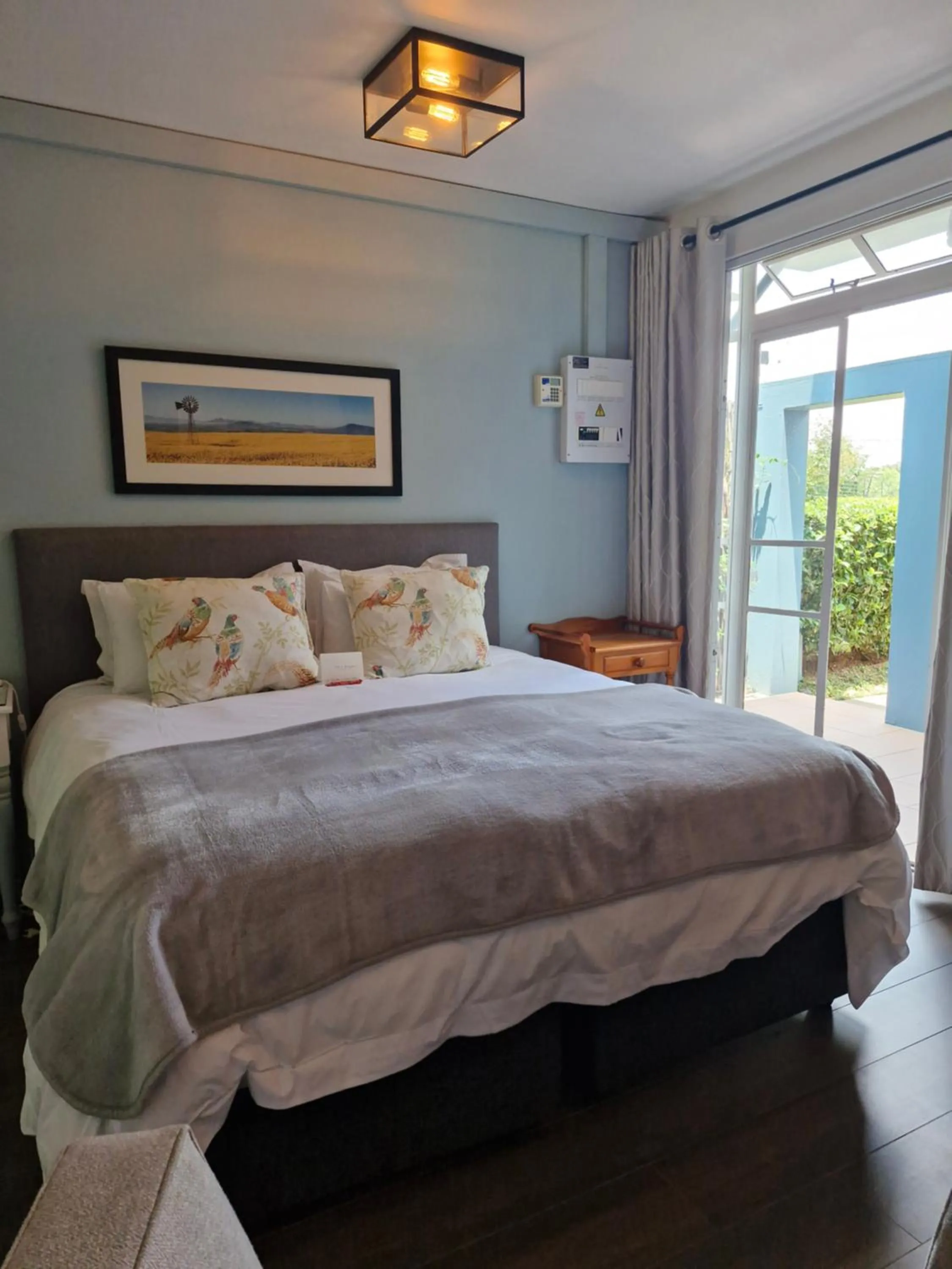 Bedroom, Bed in B&B on Buckingham Guest House