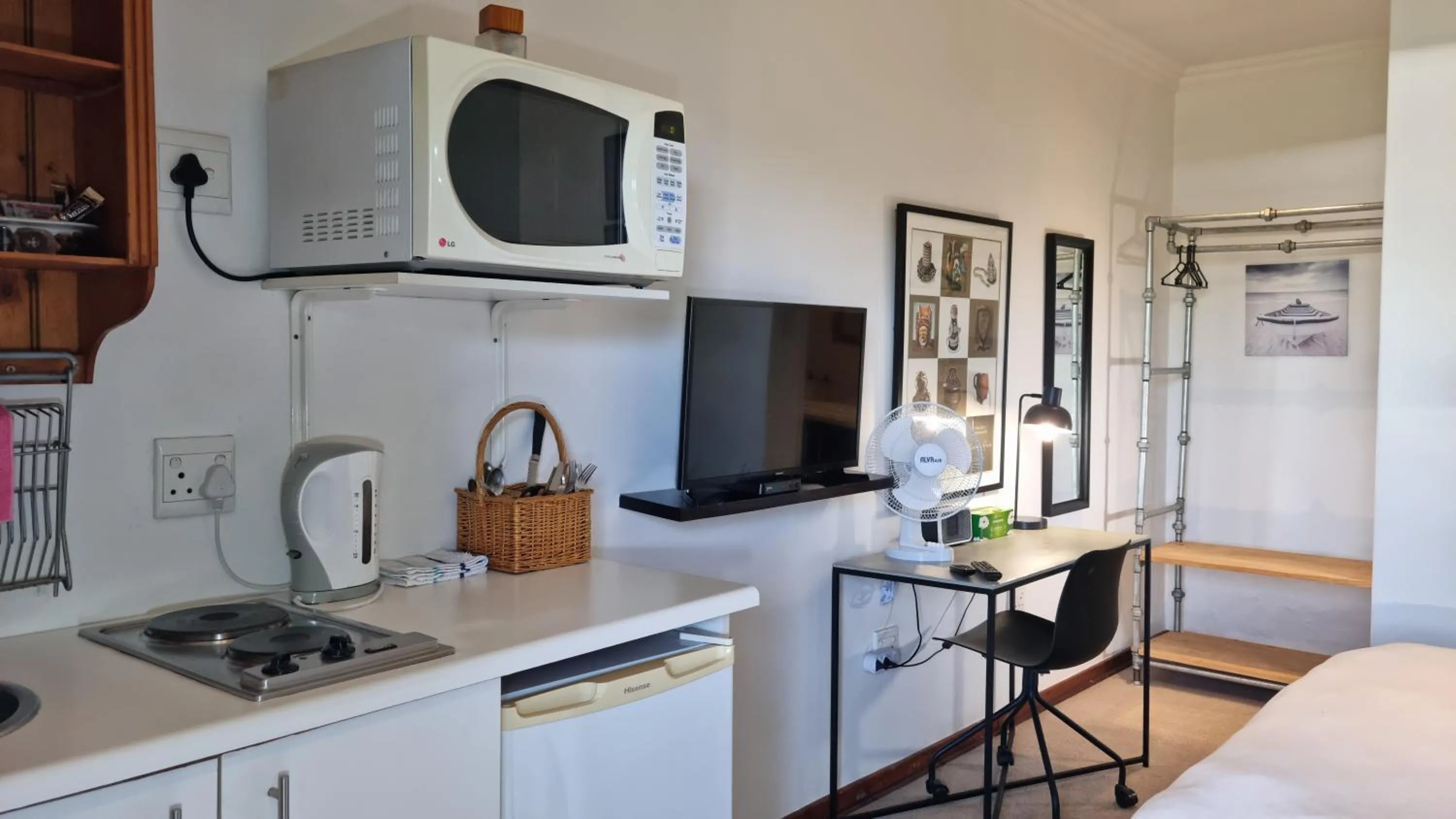 Kitchen or kitchenette in B&B on Buckingham Guest House