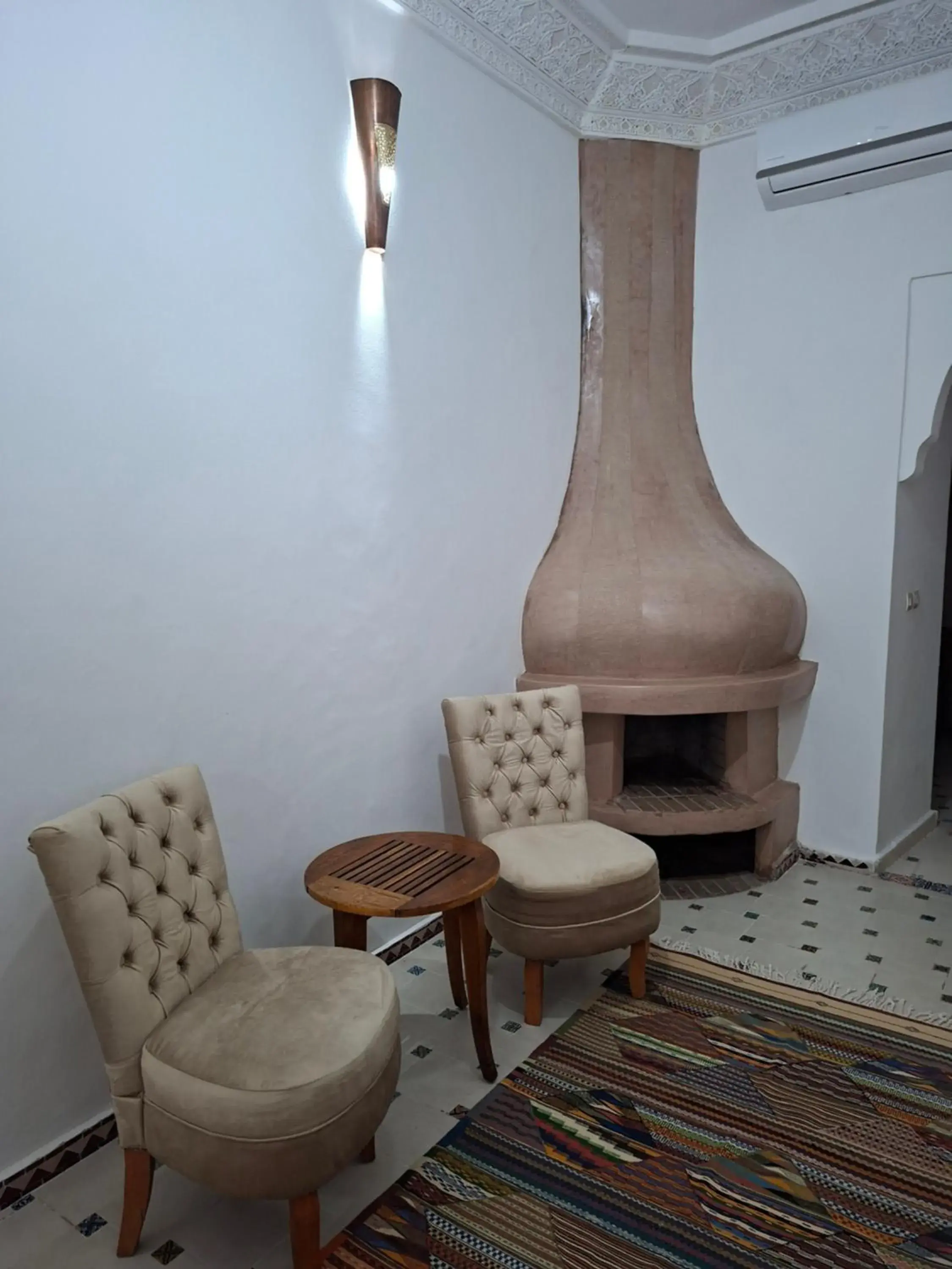 Quadruple Room with Private Bathroom in Riad Todra Quadruple Room with Private Bathroom in Riad Todra