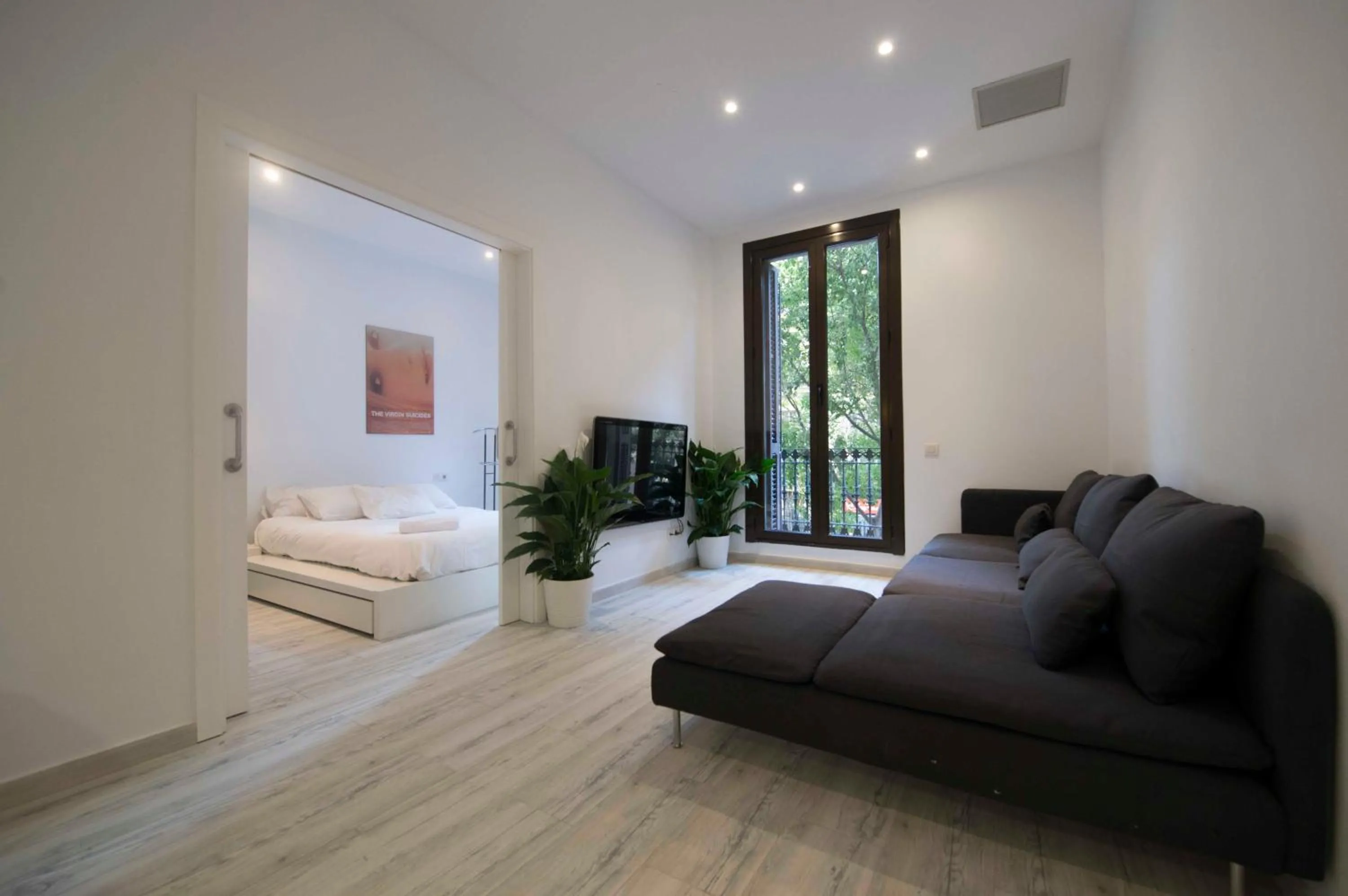 Roger De Lluria Design Apartment