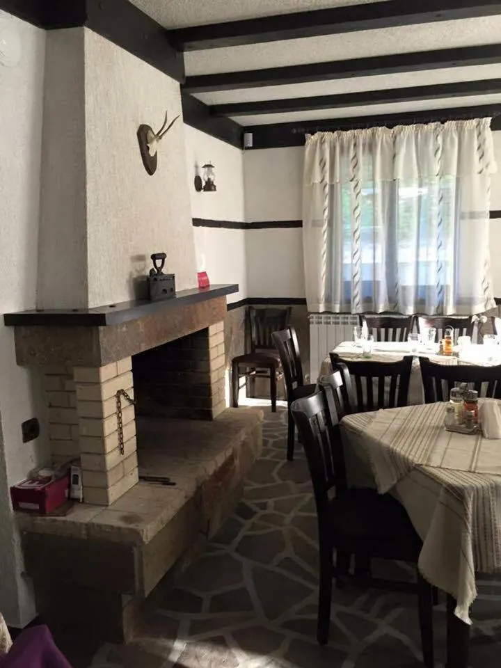 Restaurant/places to eat in Семеен хотел Гингеръ