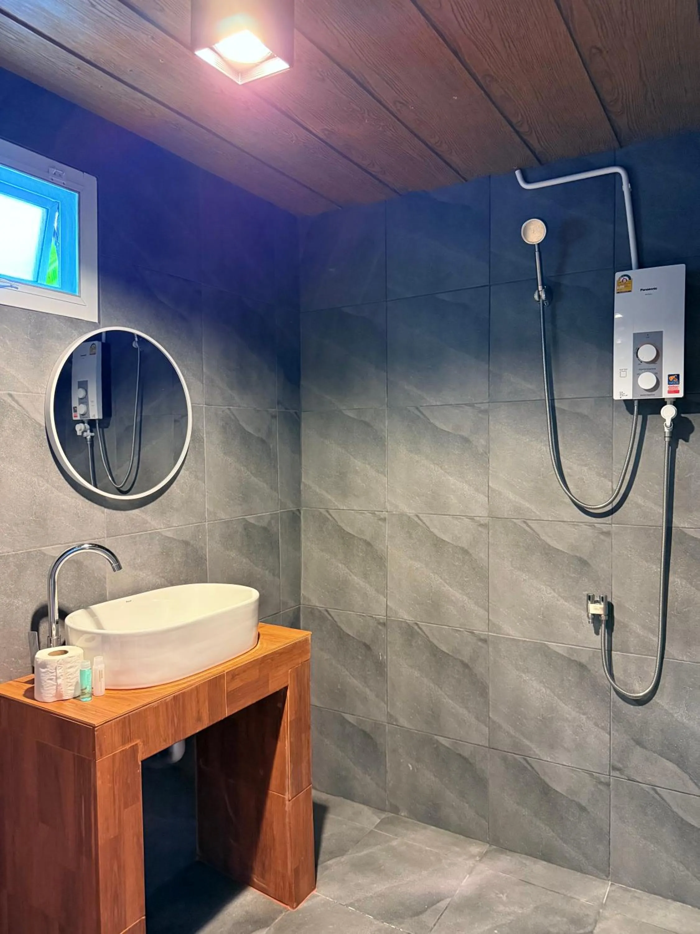 Bathroom in Eve house koh kood