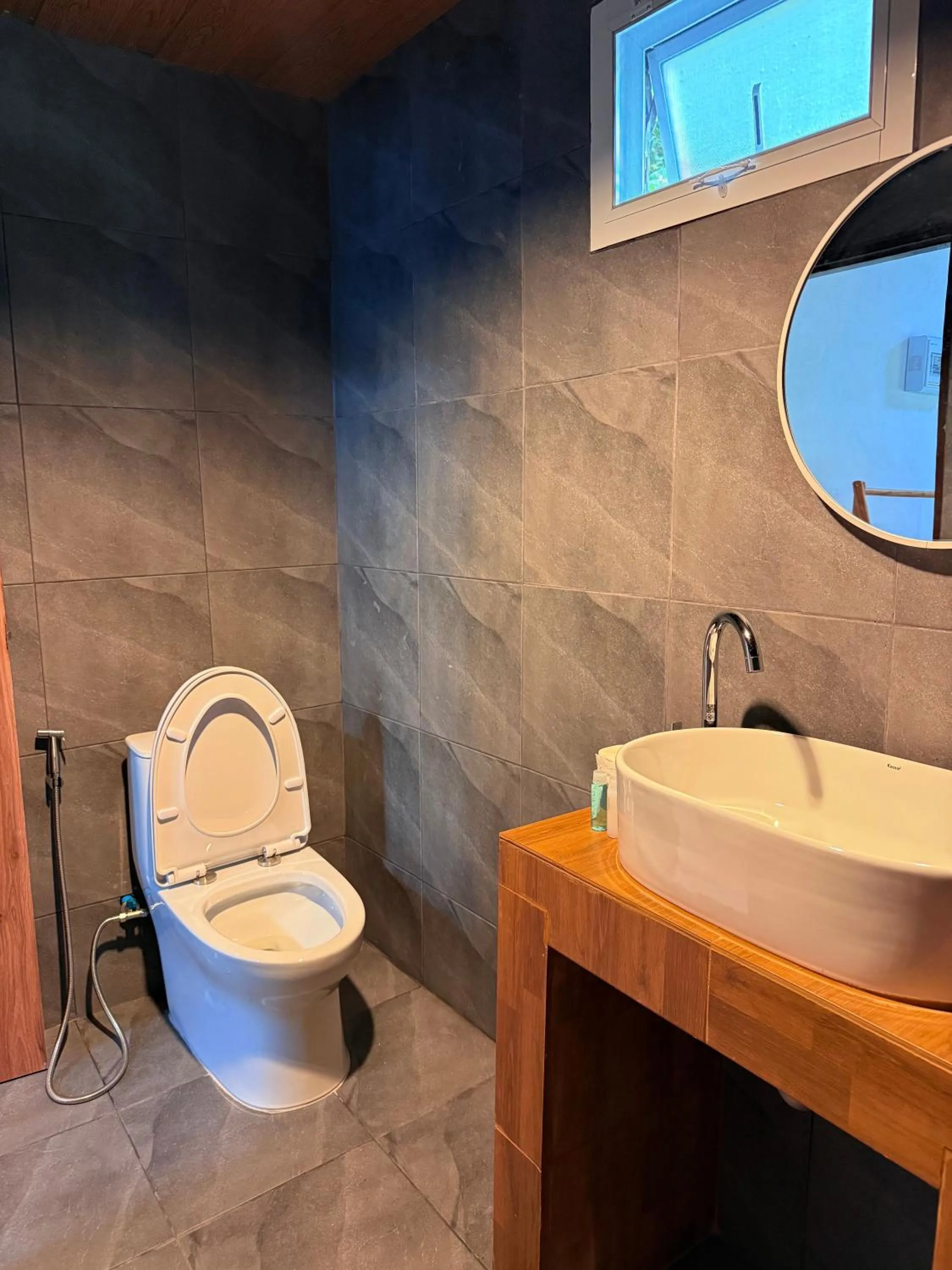 Bathroom in Eve house koh kood