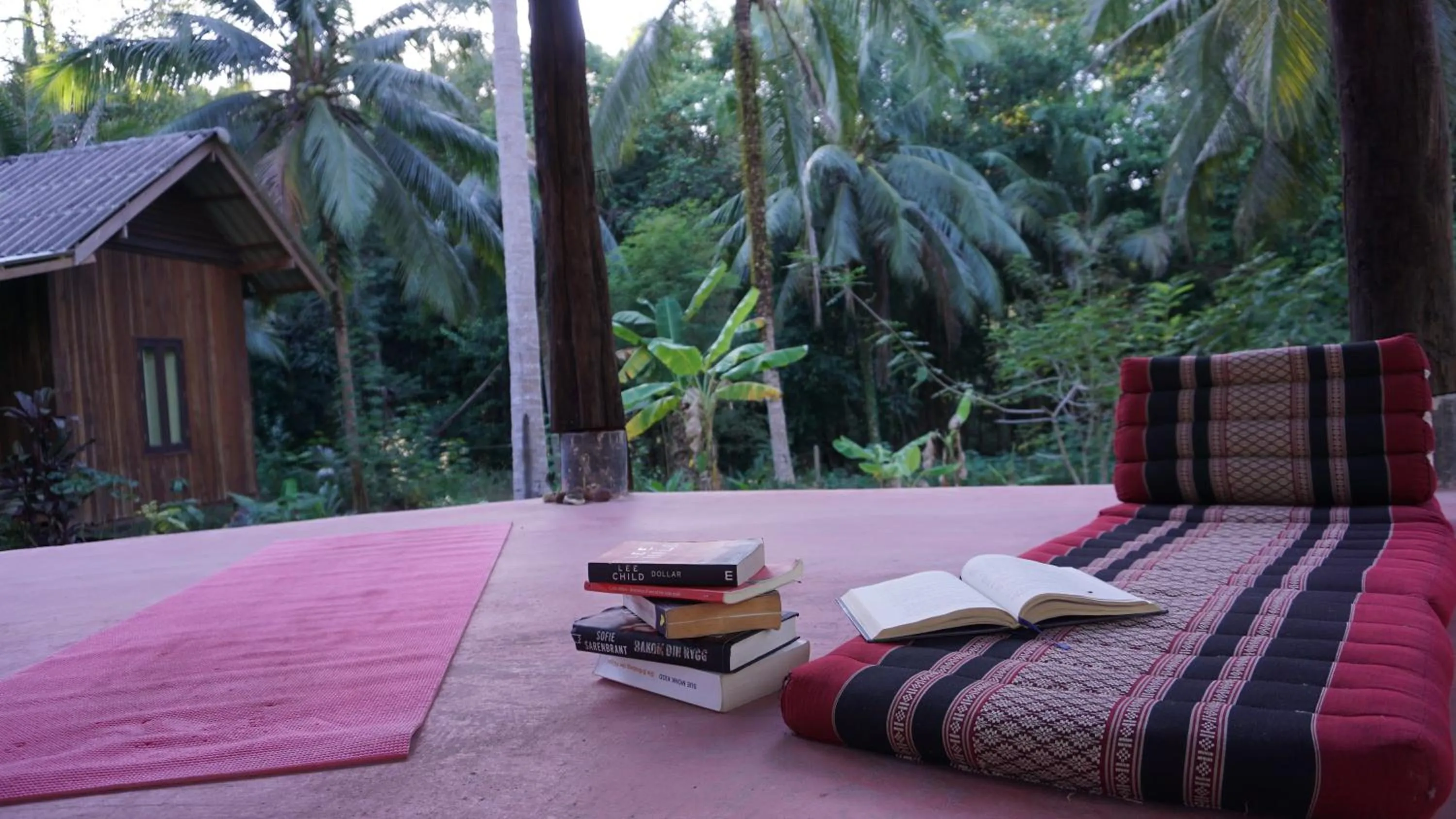 Seating area in Eve house koh kood
