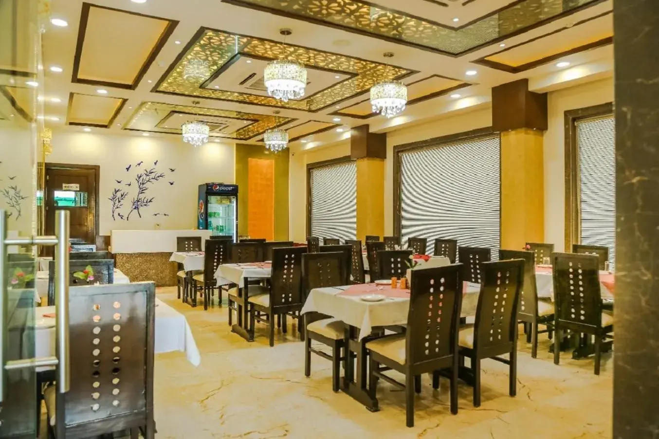 Restaurant/places to eat in Hotel Taj Heights Restaurant/places to eat in Hotel Taj Heights