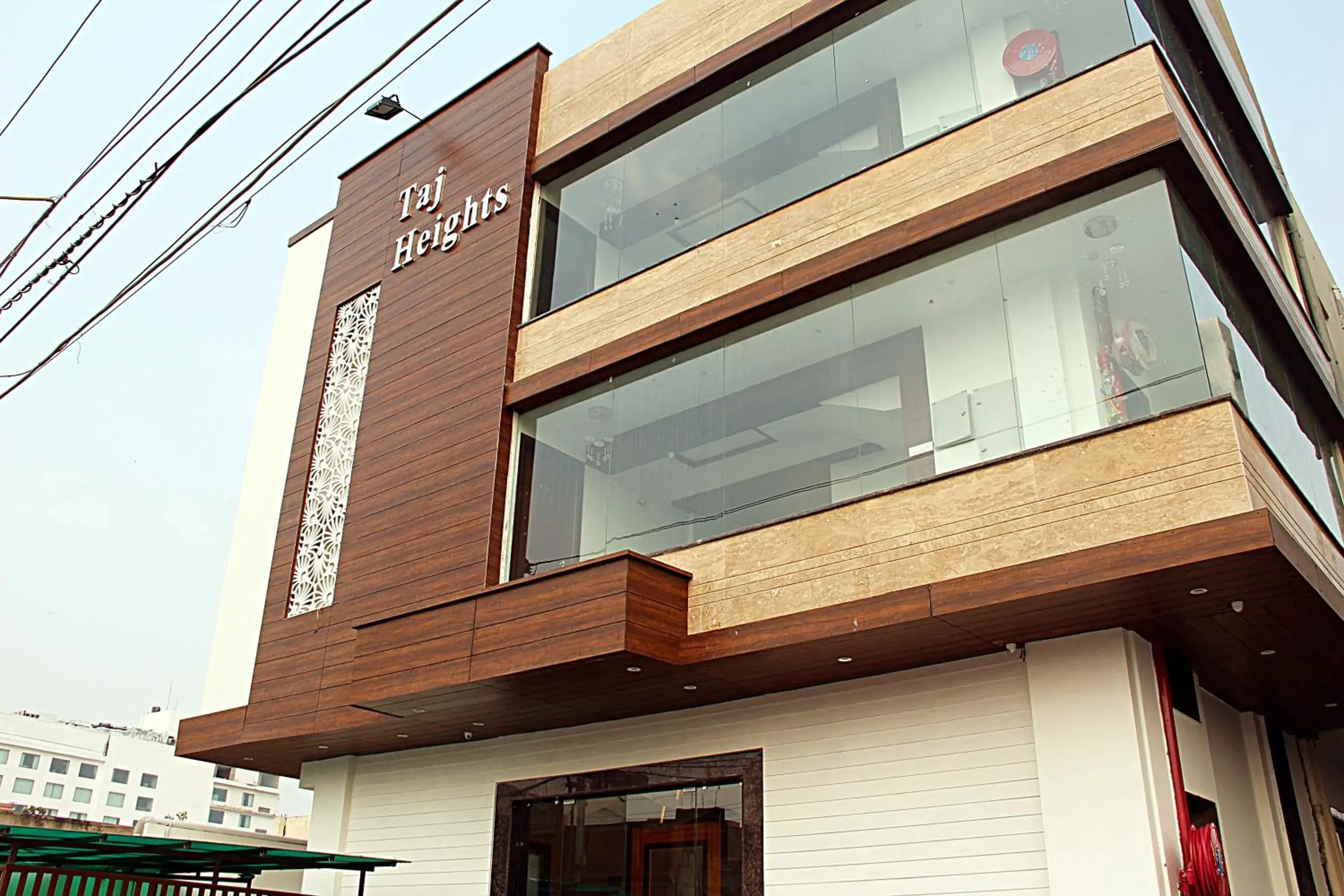 Facade/entrance in Hotel Taj Heights Facade/entrance in Hotel Taj Heights