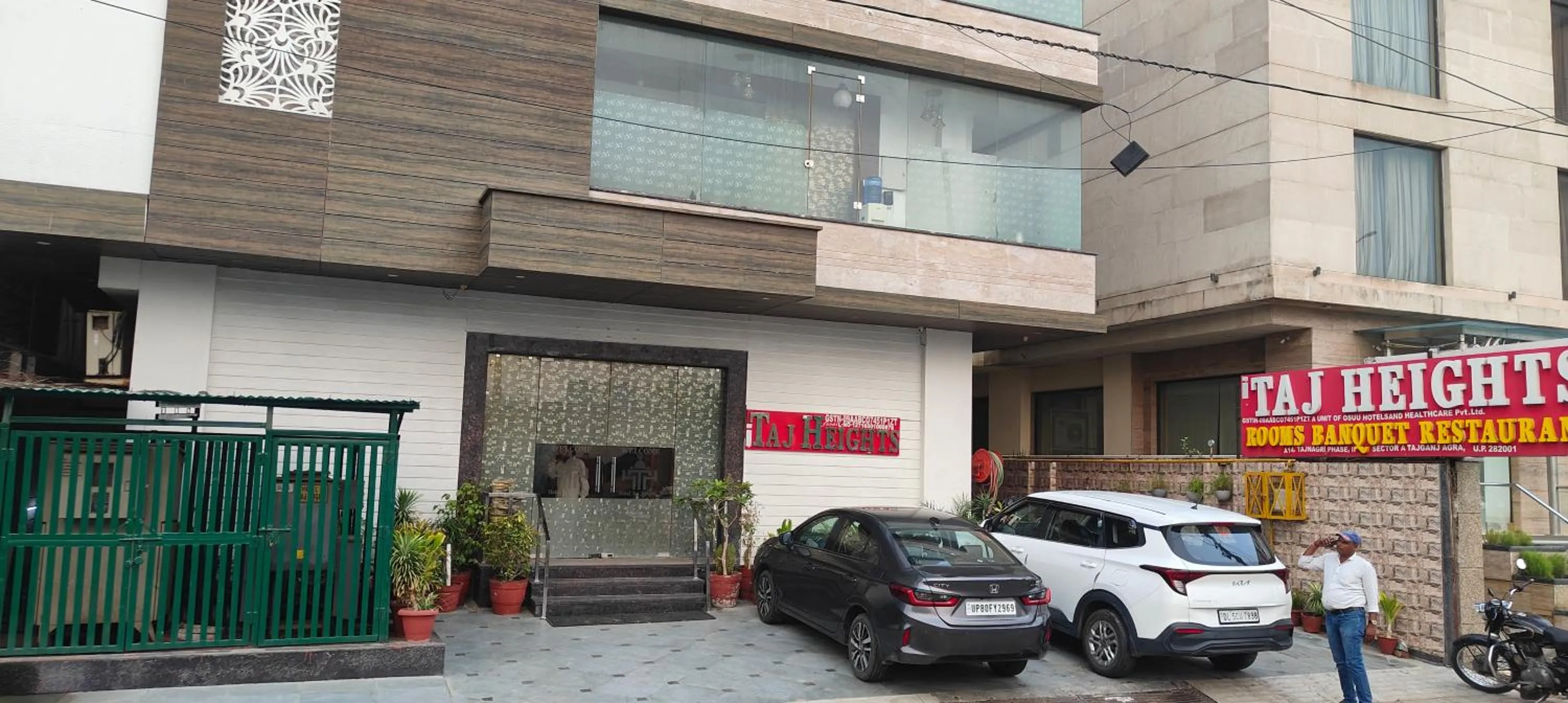 Parking in Hotel Taj Heights