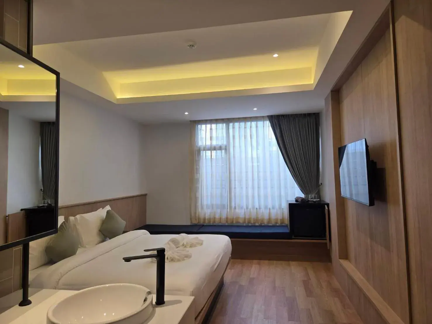 Deluxe King Room in Warm Pillow Hotel Bangkok Deluxe King Room in Warm Pillow Hotel Bangkok