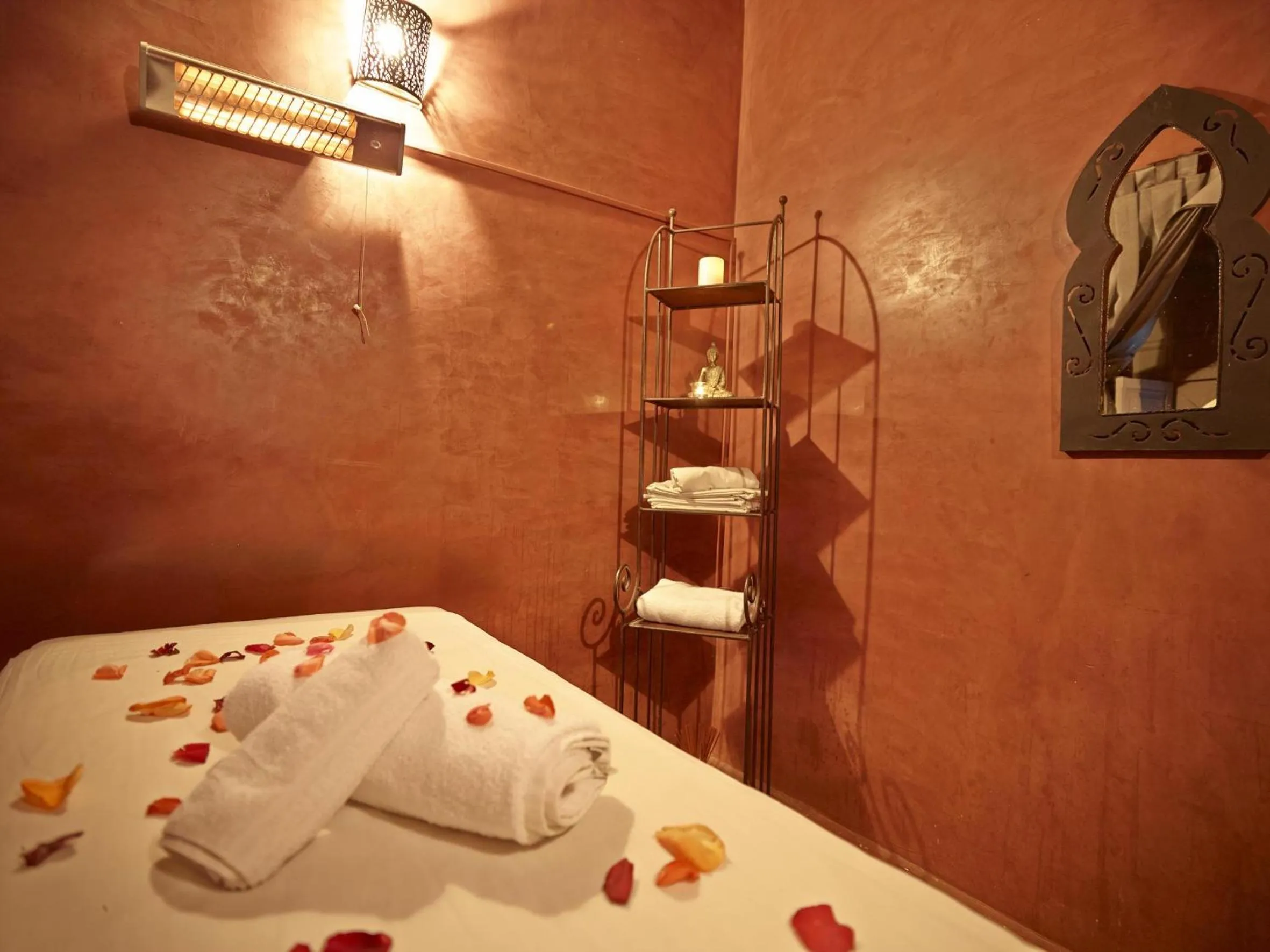 Massage, Bed in Riad Les Jardins d'Henia