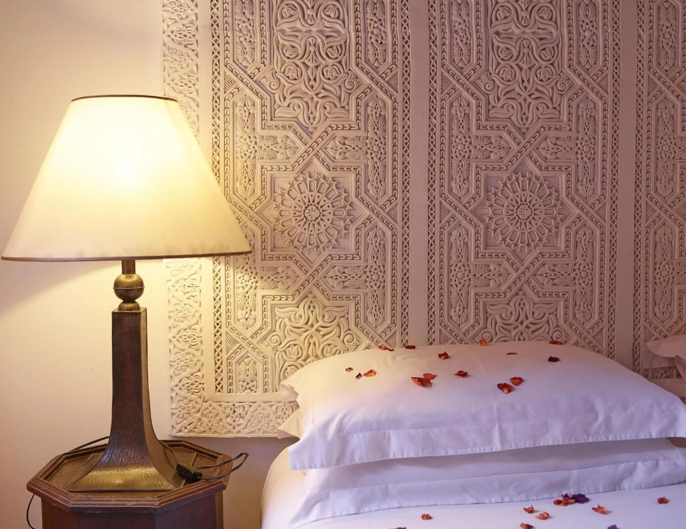 Bed in Riad Les Jardins d'Henia