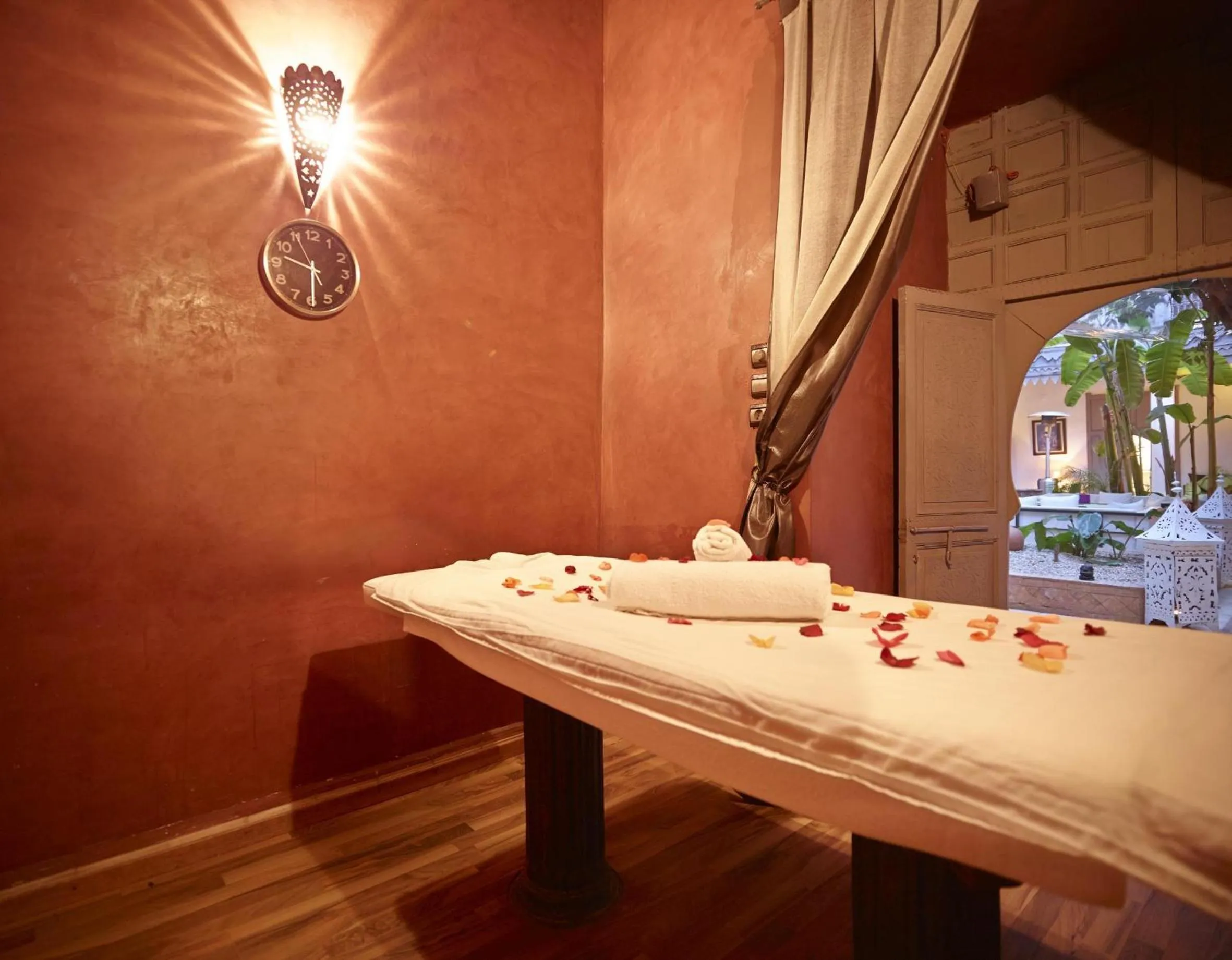 Massage in Riad Les Jardins d'Henia
