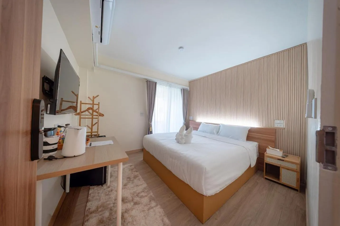 Deluxe Room in The Nook Hotel