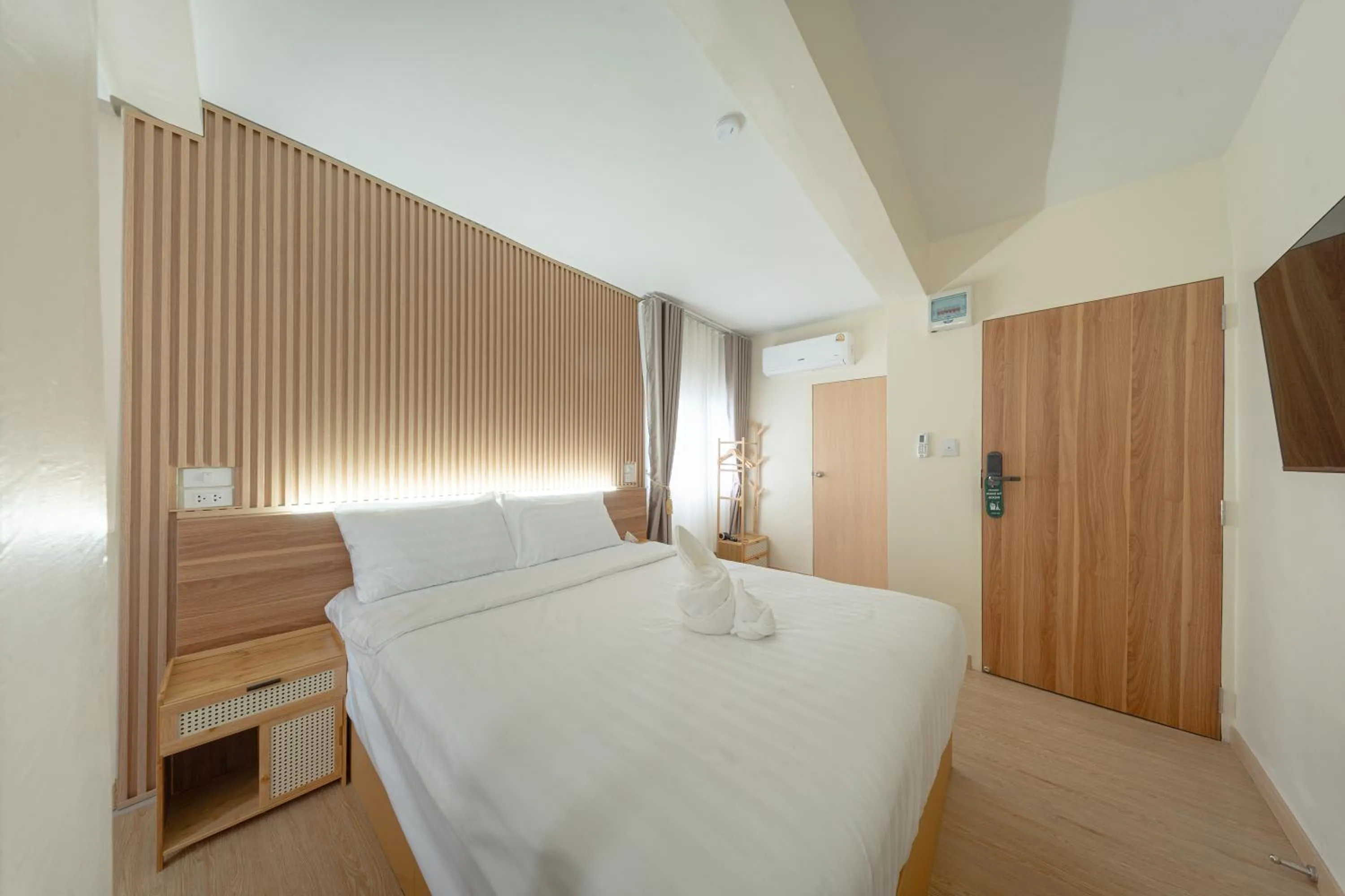 Standard Queen Room in The Nook Hotel