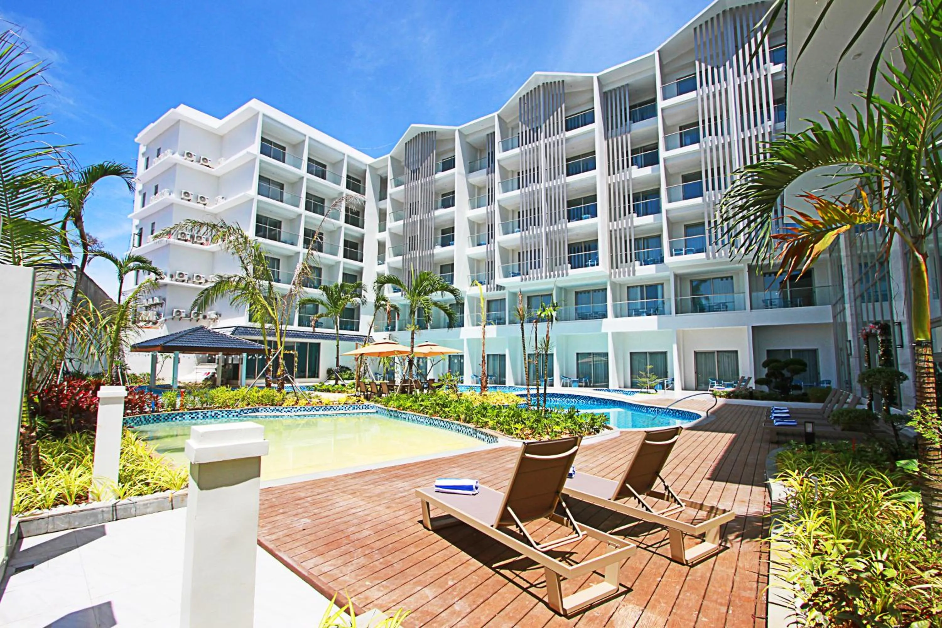 Luxu Hotel and Resort