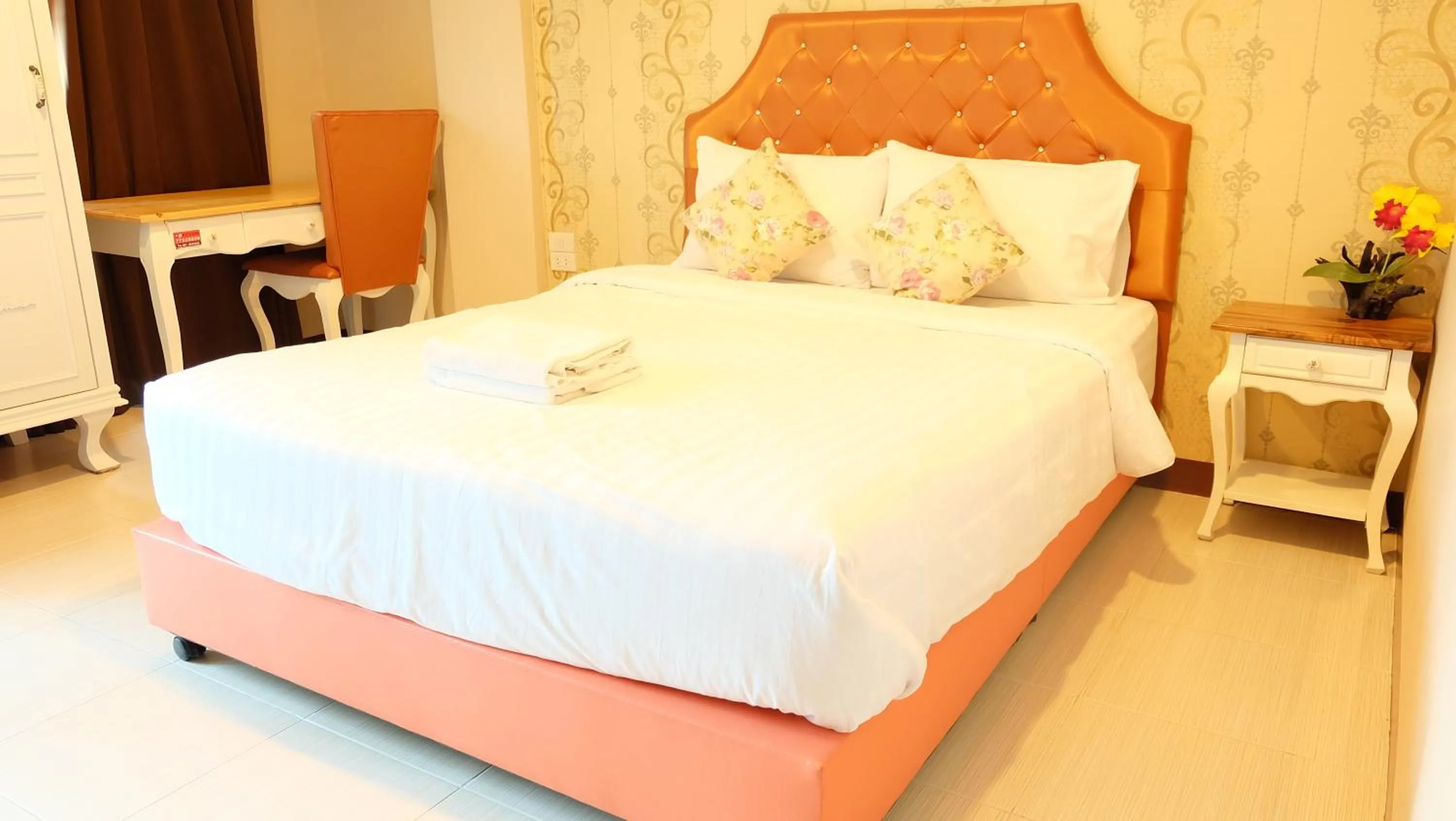 Bed in Kesorn Boutique Residence at 8 Riew