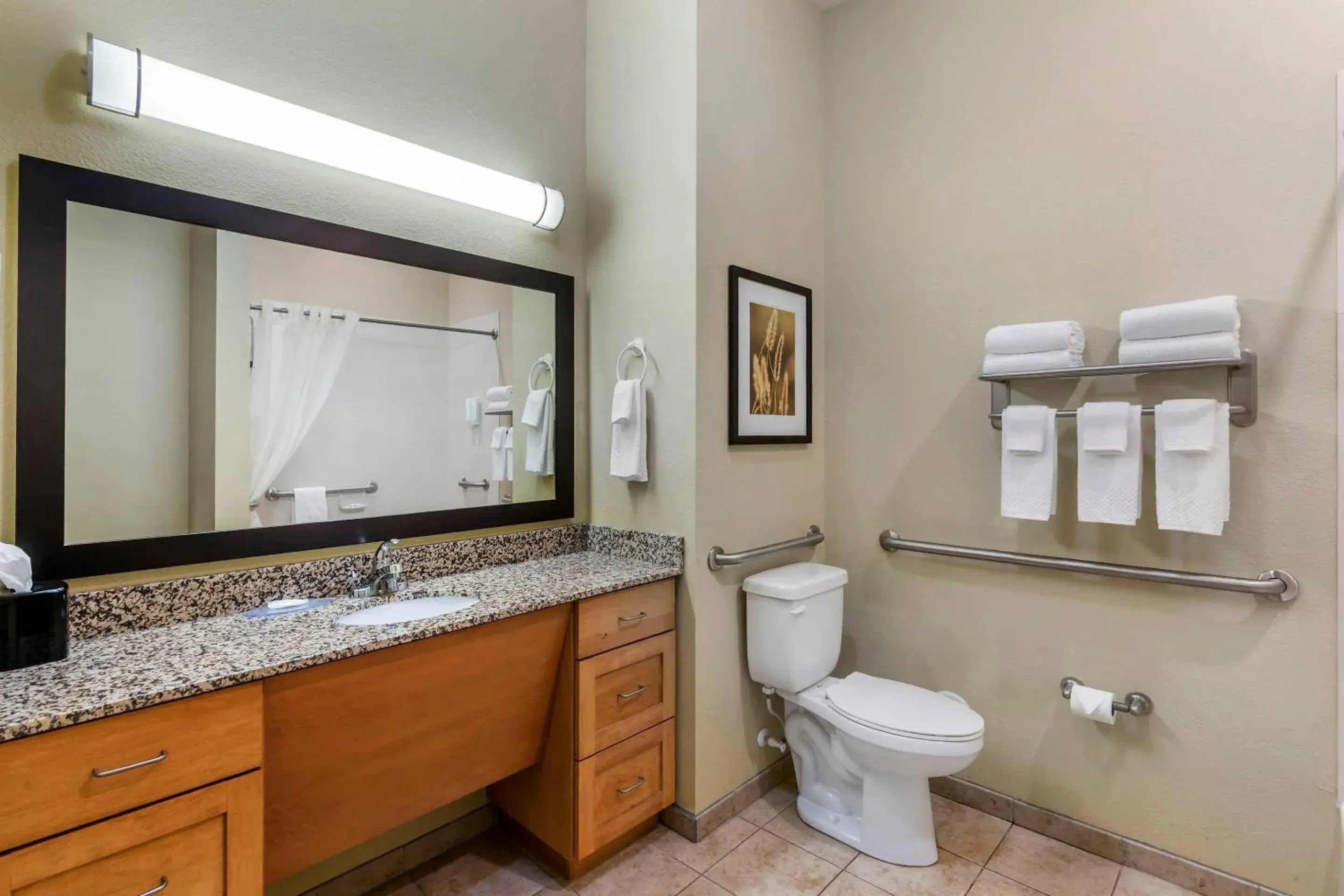 Bedroom in MainStay Suites Stanley Bedroom in MainStay Suites Stanley