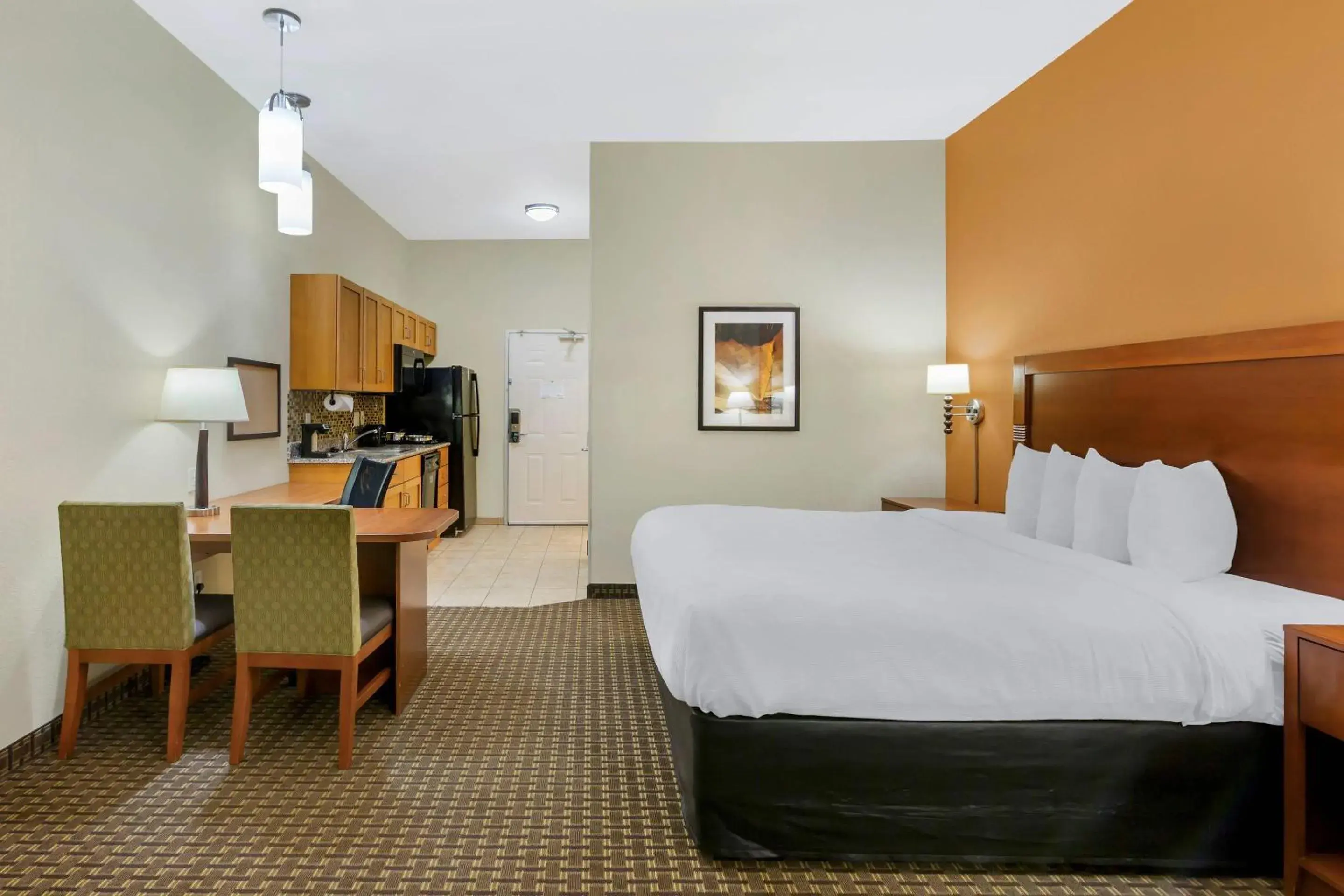 Bedroom, Bed in MainStay Suites Stanley Bedroom, Bed in MainStay Suites Stanley