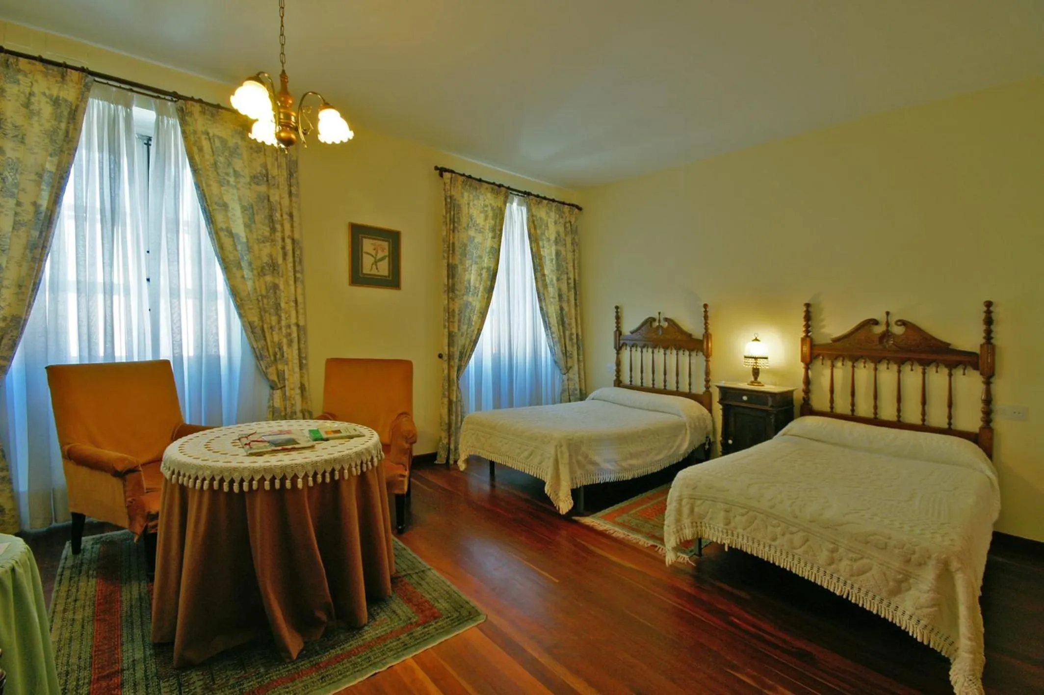 Photo of the whole room, Bed in Casa Grande De Trives