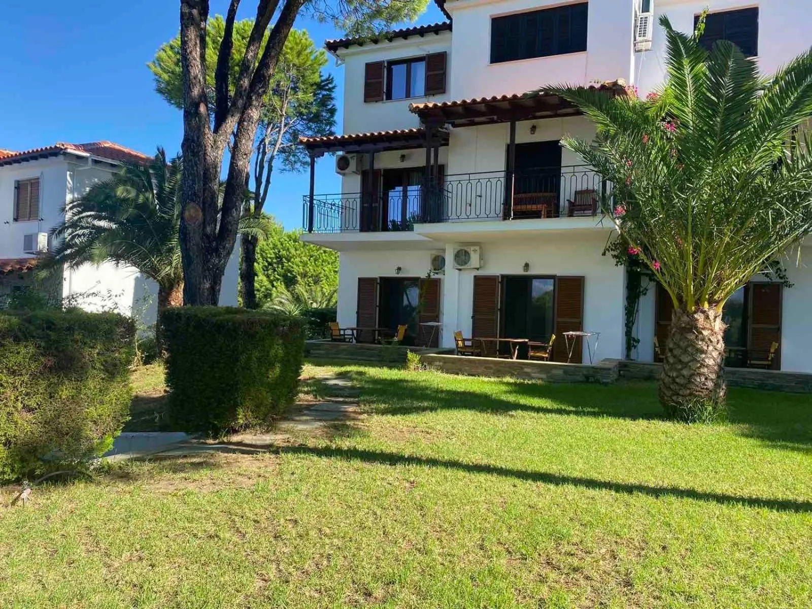Property building in Villa POLYTIMI