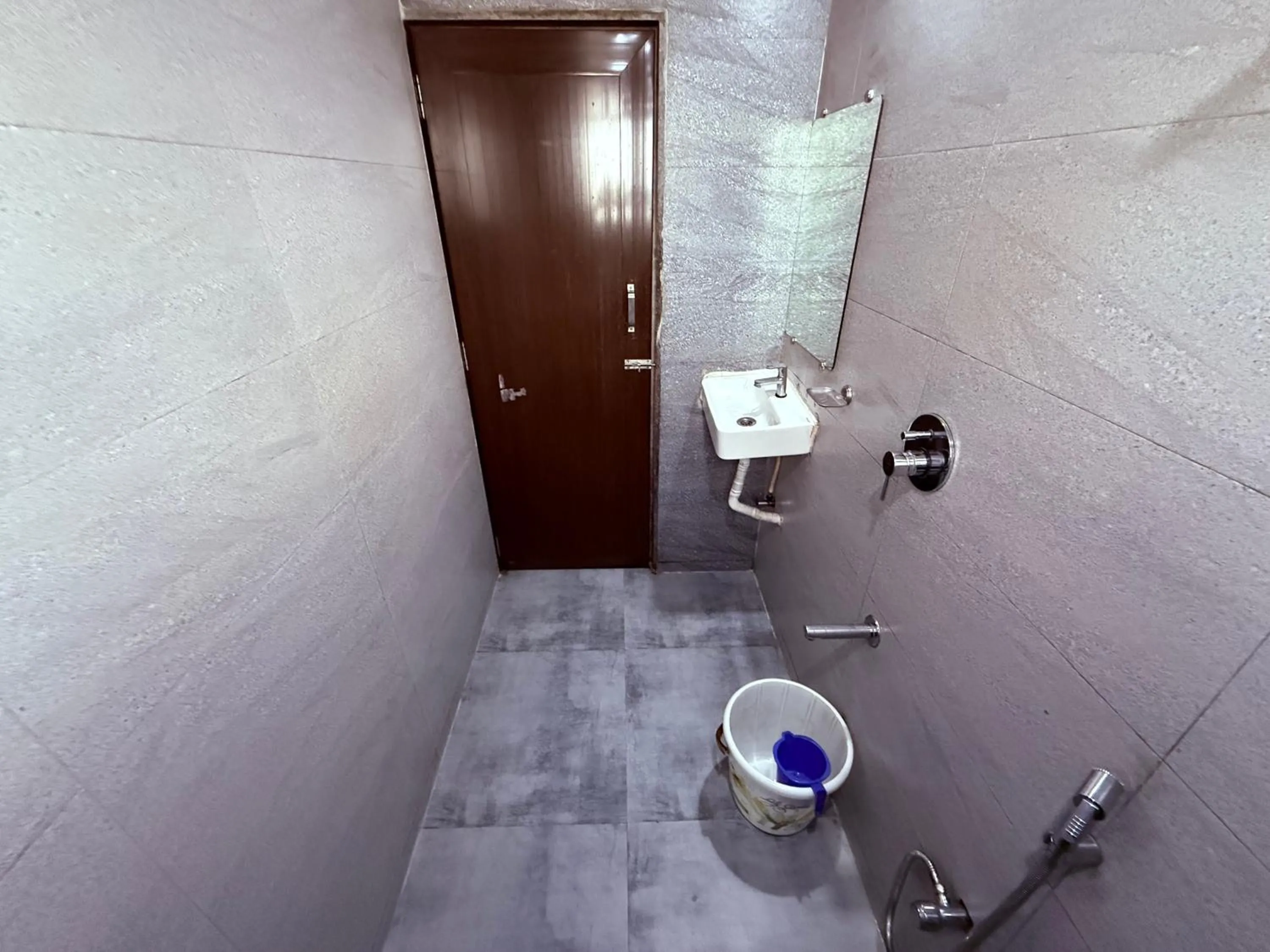 Shower in Hotel Arya Residency Rabale