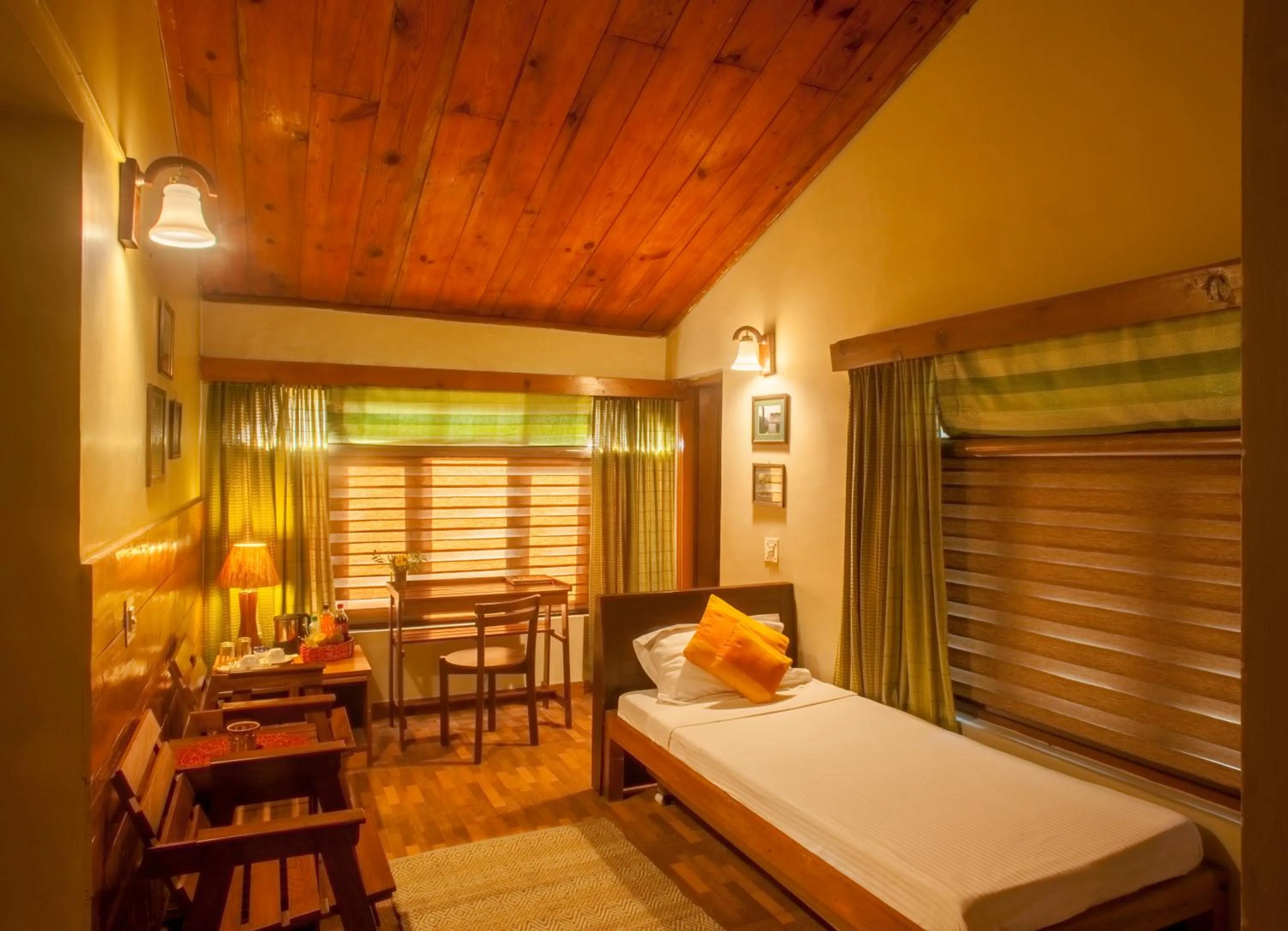 Bed in The Hermitage Kanatal