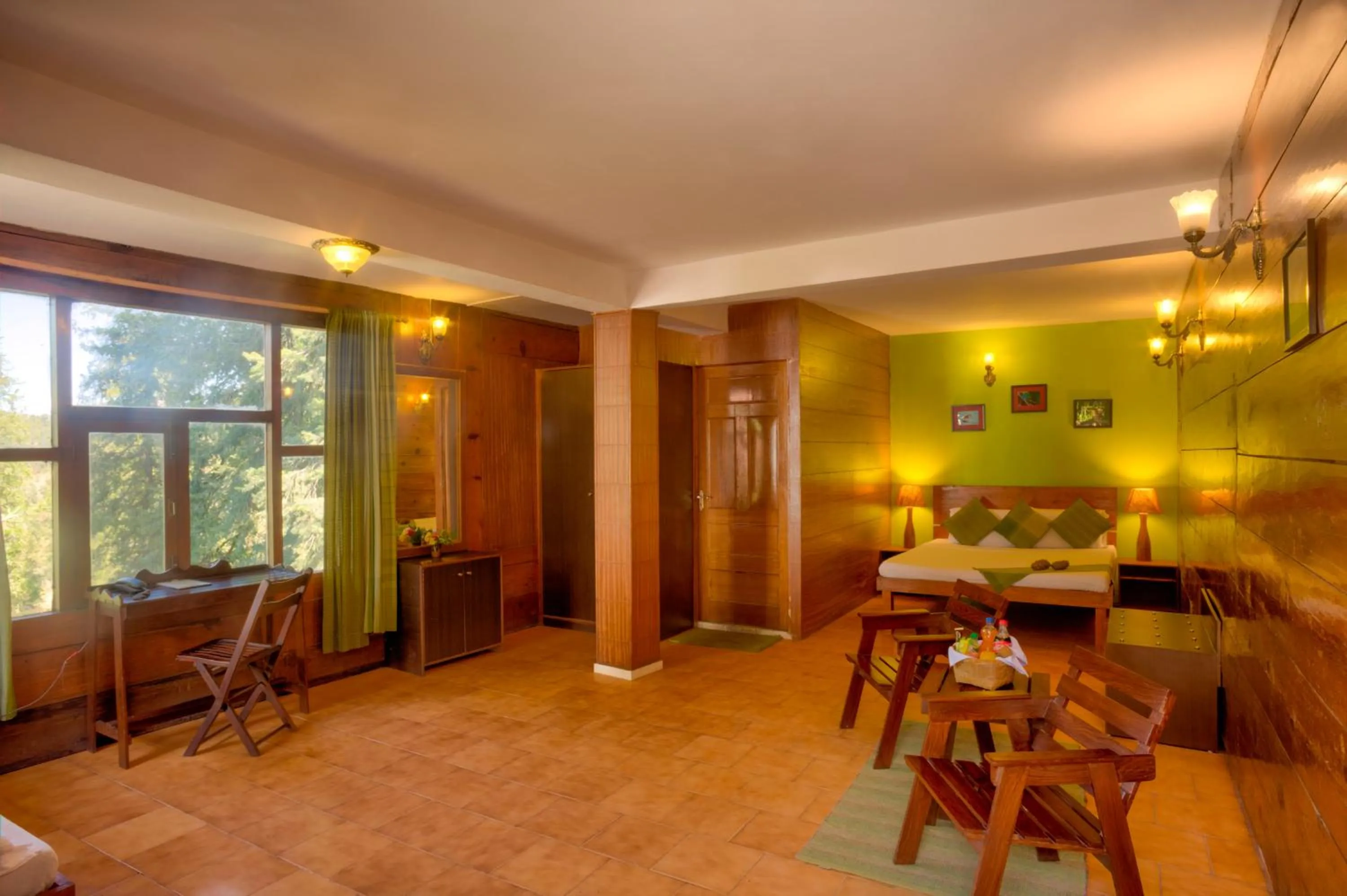 Photo of the whole room in The Hermitage Kanatal