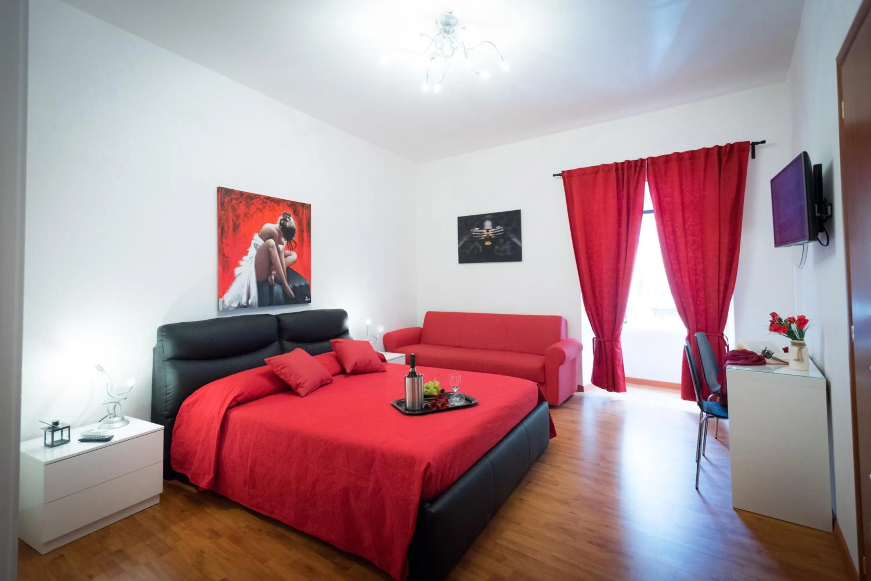 Photo of the whole room, Bed in Vatican Art Place