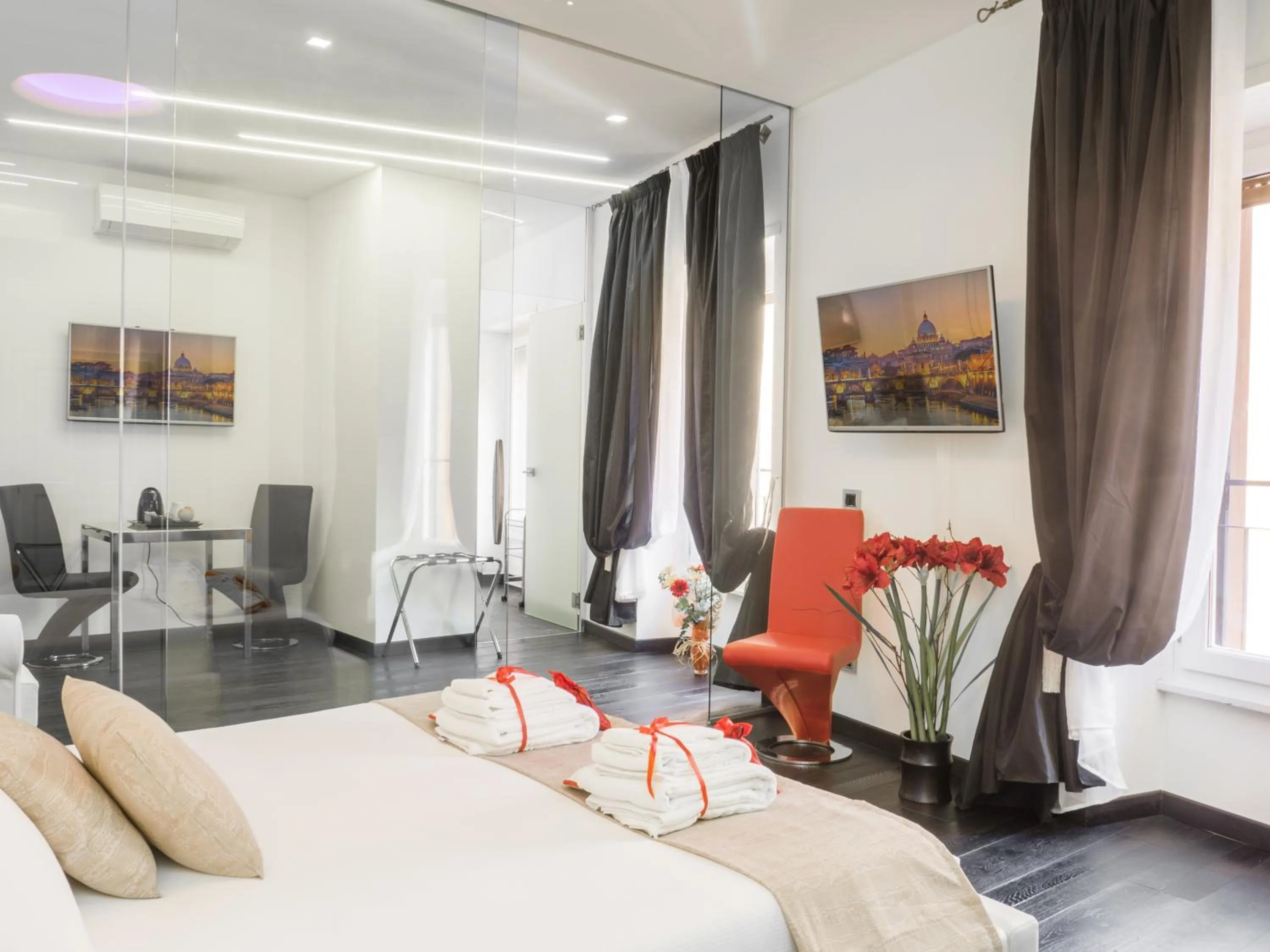 Photo of the whole room, Bed in Navona Living Rome